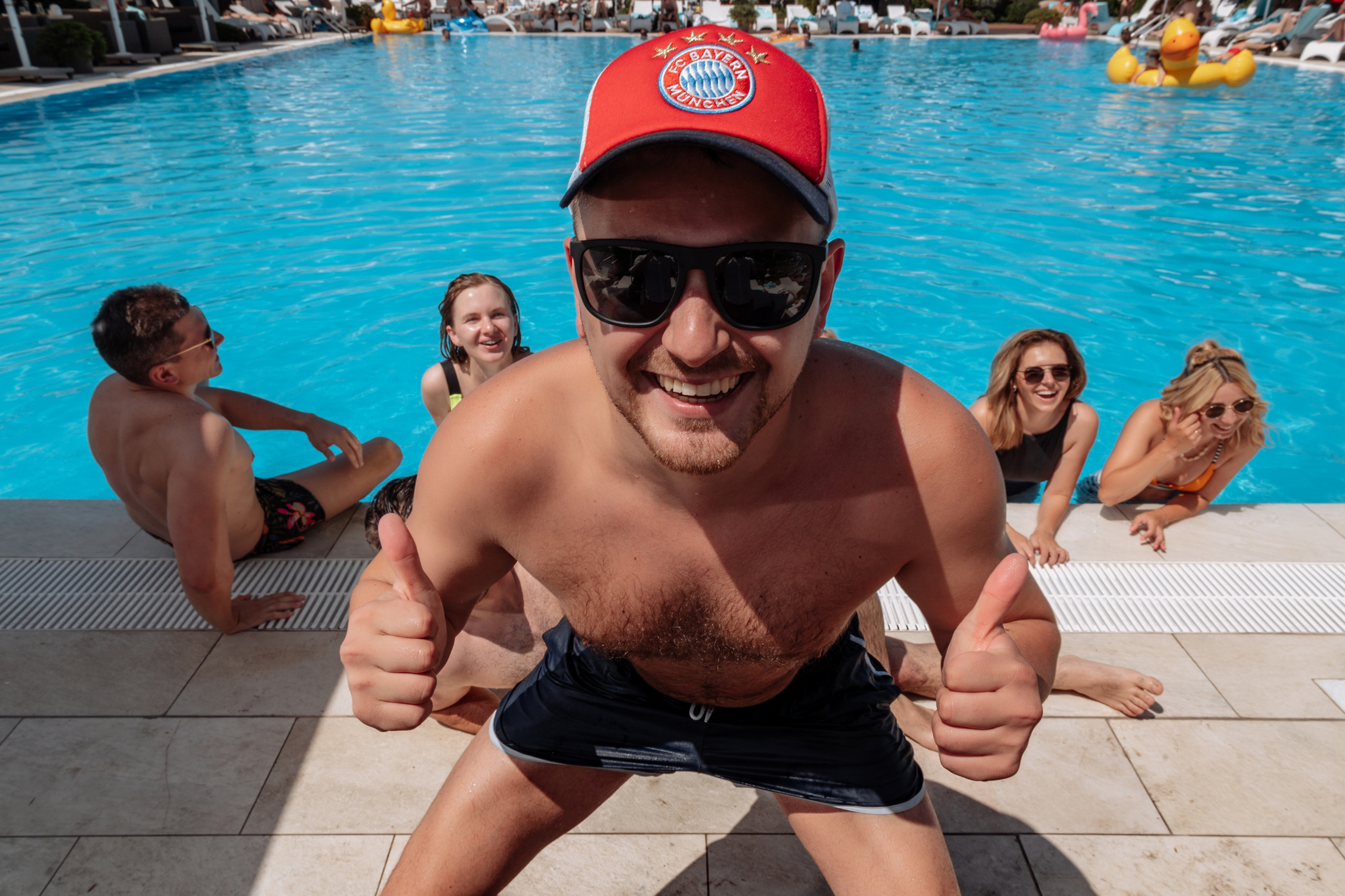 Профессиональный фотограф на День рождения в Ростове. Свадебный фотограф в Ростове Максимов Максим