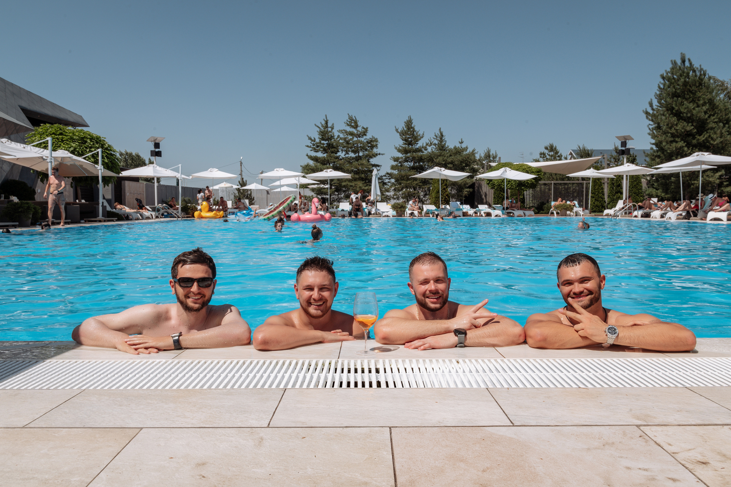 Профессиональный фотограф на День рождения в Ростове. Свадебный фотограф в Ростове Максимов Максим