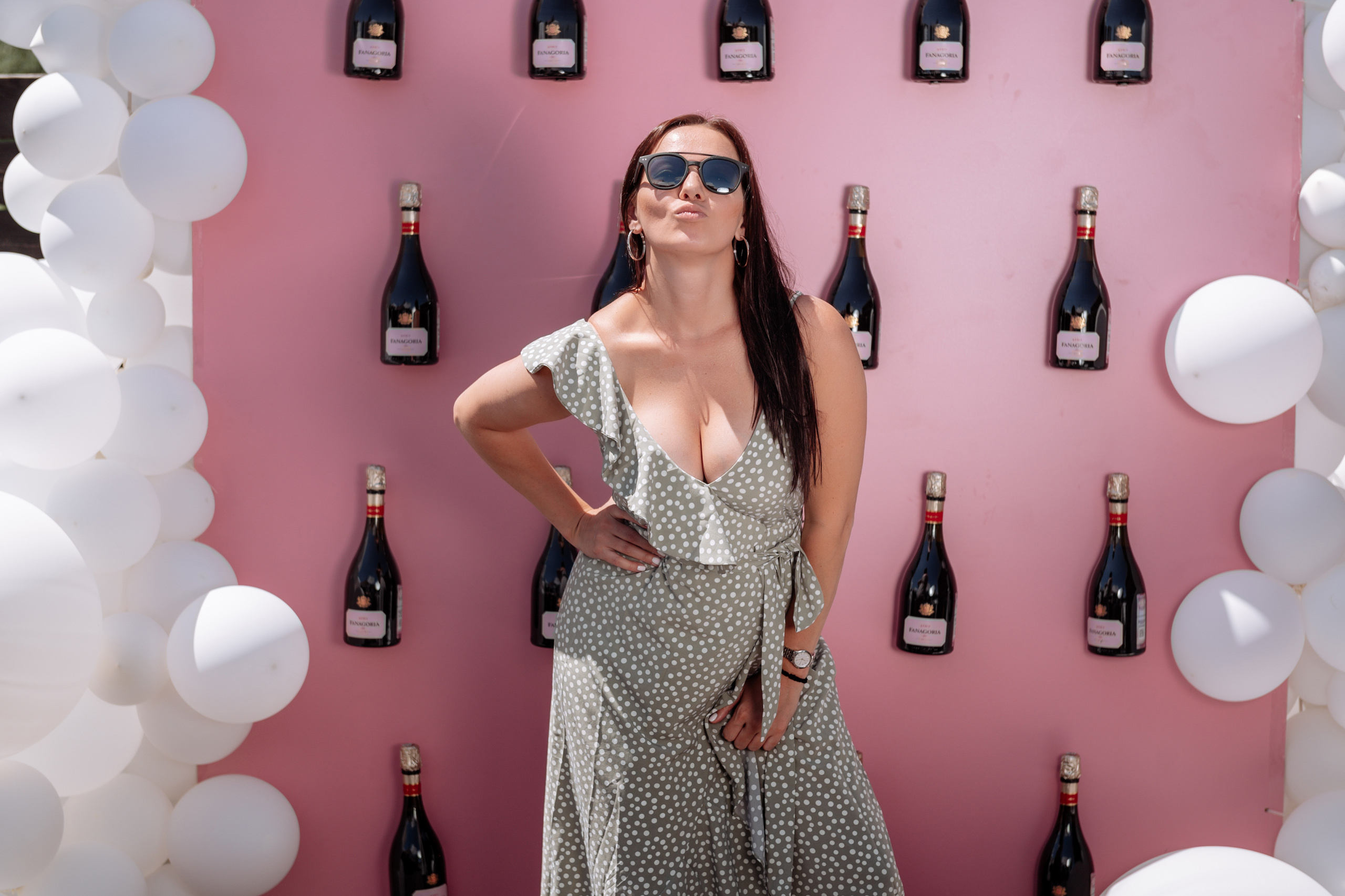 Профессиональный фотограф на День рождения в Ростове. Свадебный фотограф в Ростове Максимов Максим