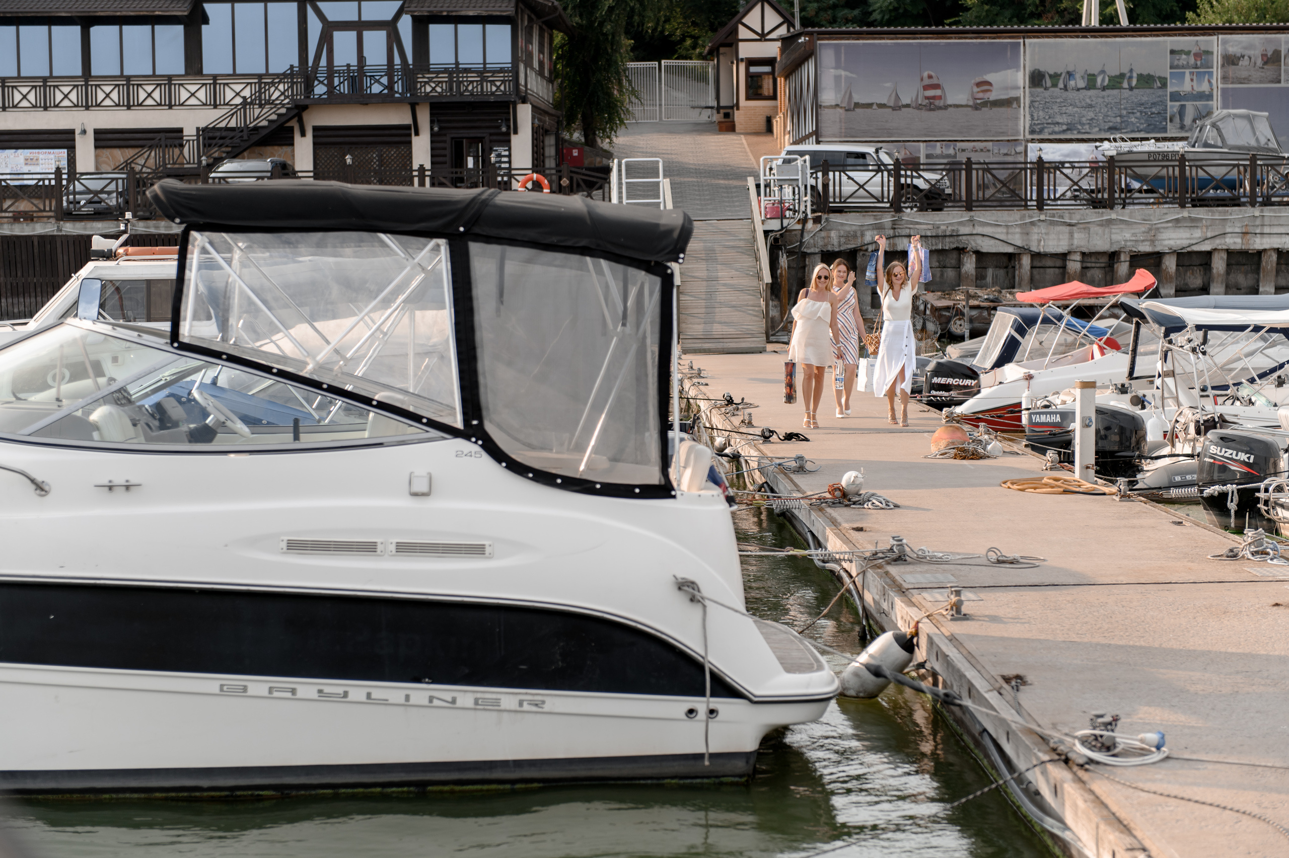 Фотограф на девичник в Ростове. Свадебный фотограф в Ростове Максимов Максим