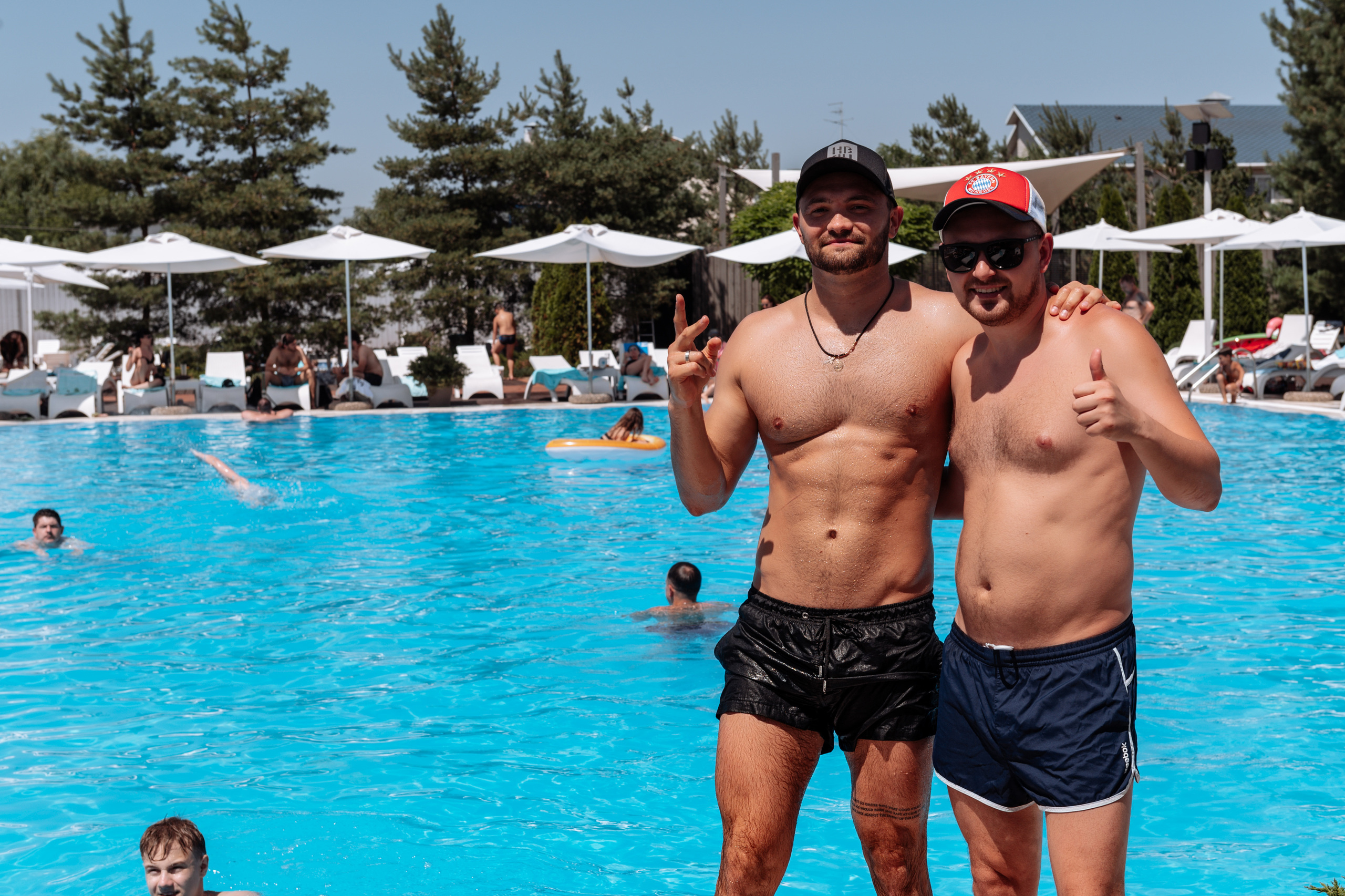 Профессиональный фотограф на День рождения в Ростове. Свадебный фотограф в Ростове Максимов Максим