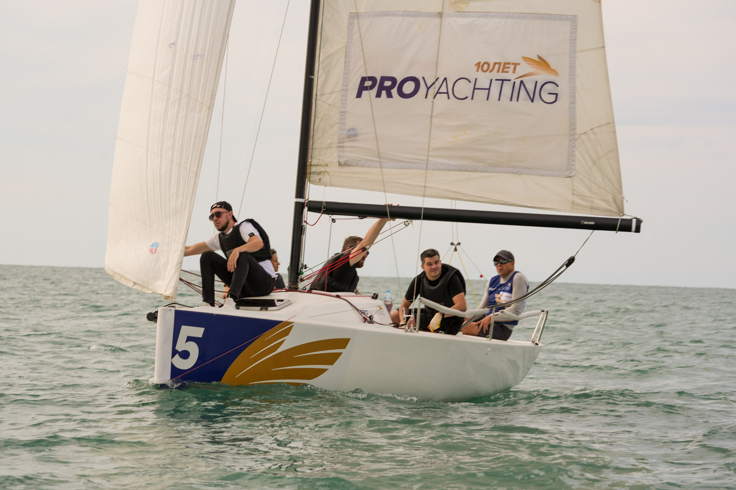 Яхтенная регата для компании Агрегатка. Репортажный фотограф в Красной Поляне и Сочи Павлюченко Екатерина