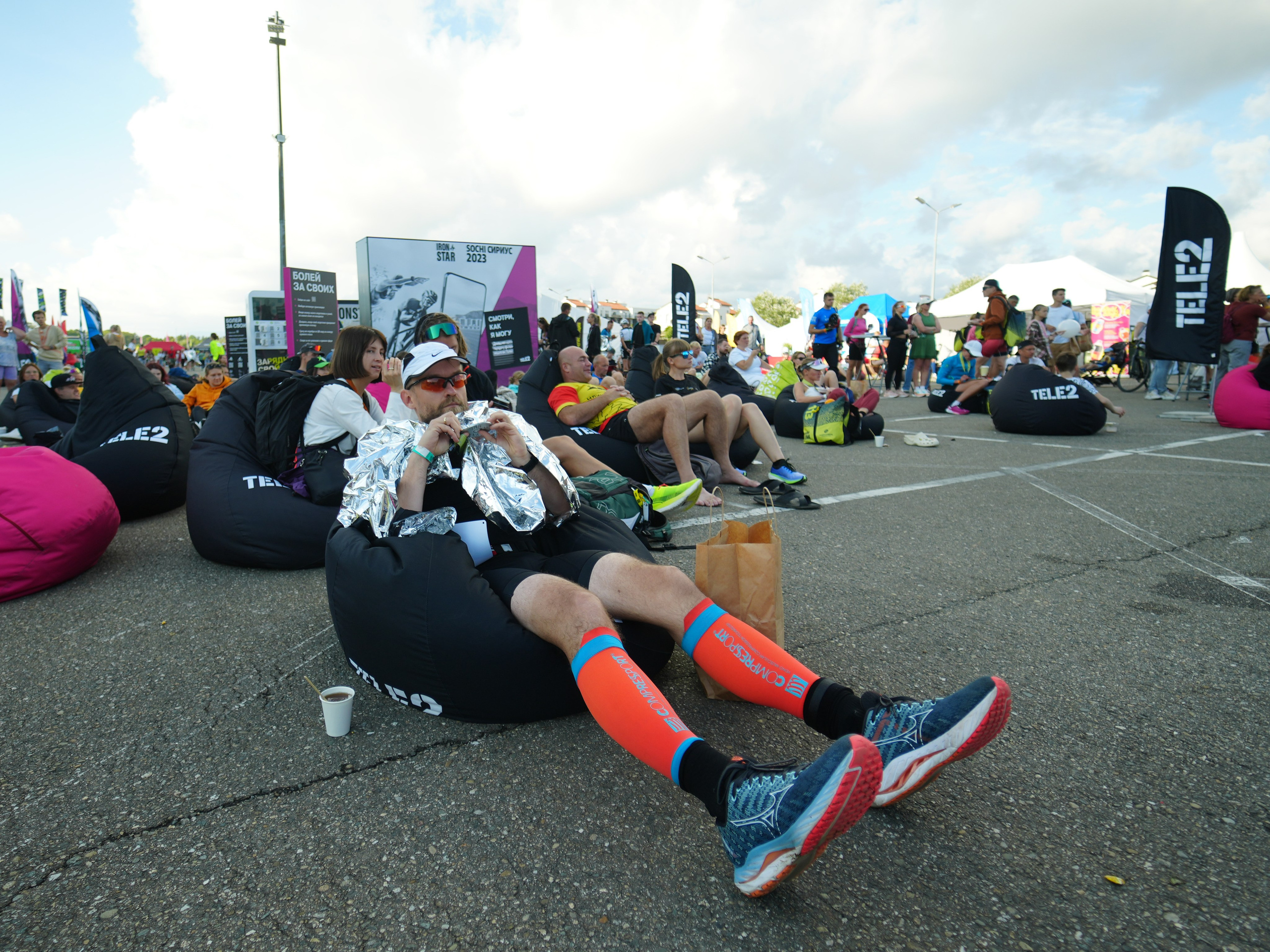 Фотоотчет партнерской интеграции для компании TELE2 на фестивале Ironstar. Репортажный фотограф в Красной Поляне и Сочи Павлюченко Екатерина