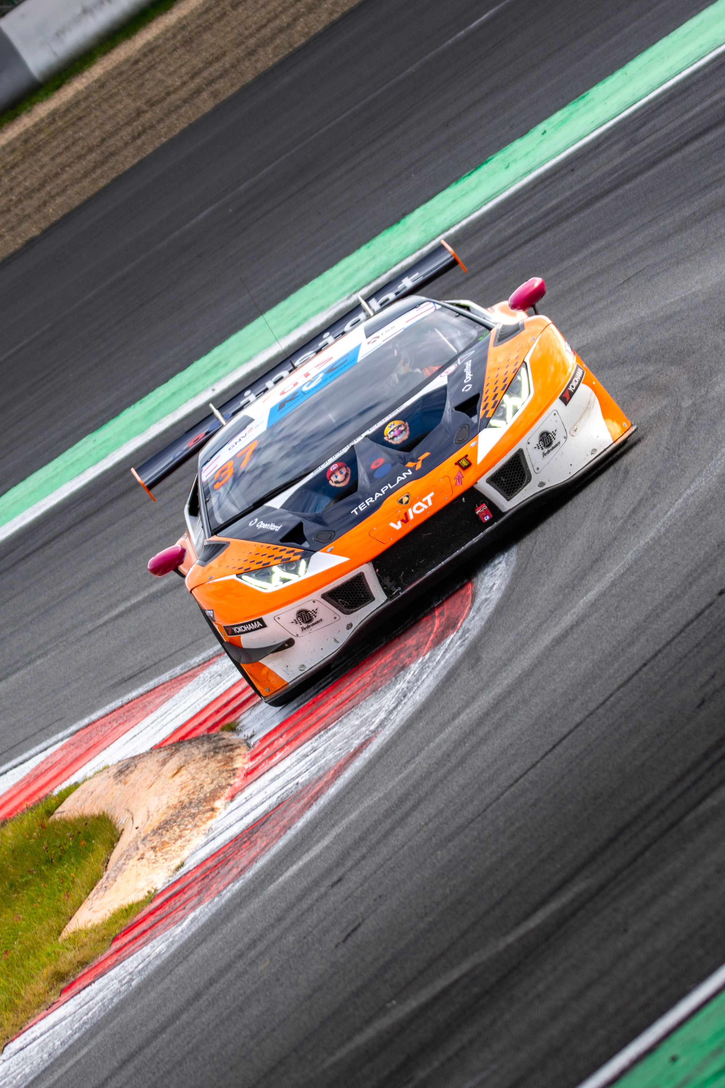 MRW — REC — 04.10.2025. AlexFecto — галереи фотографий