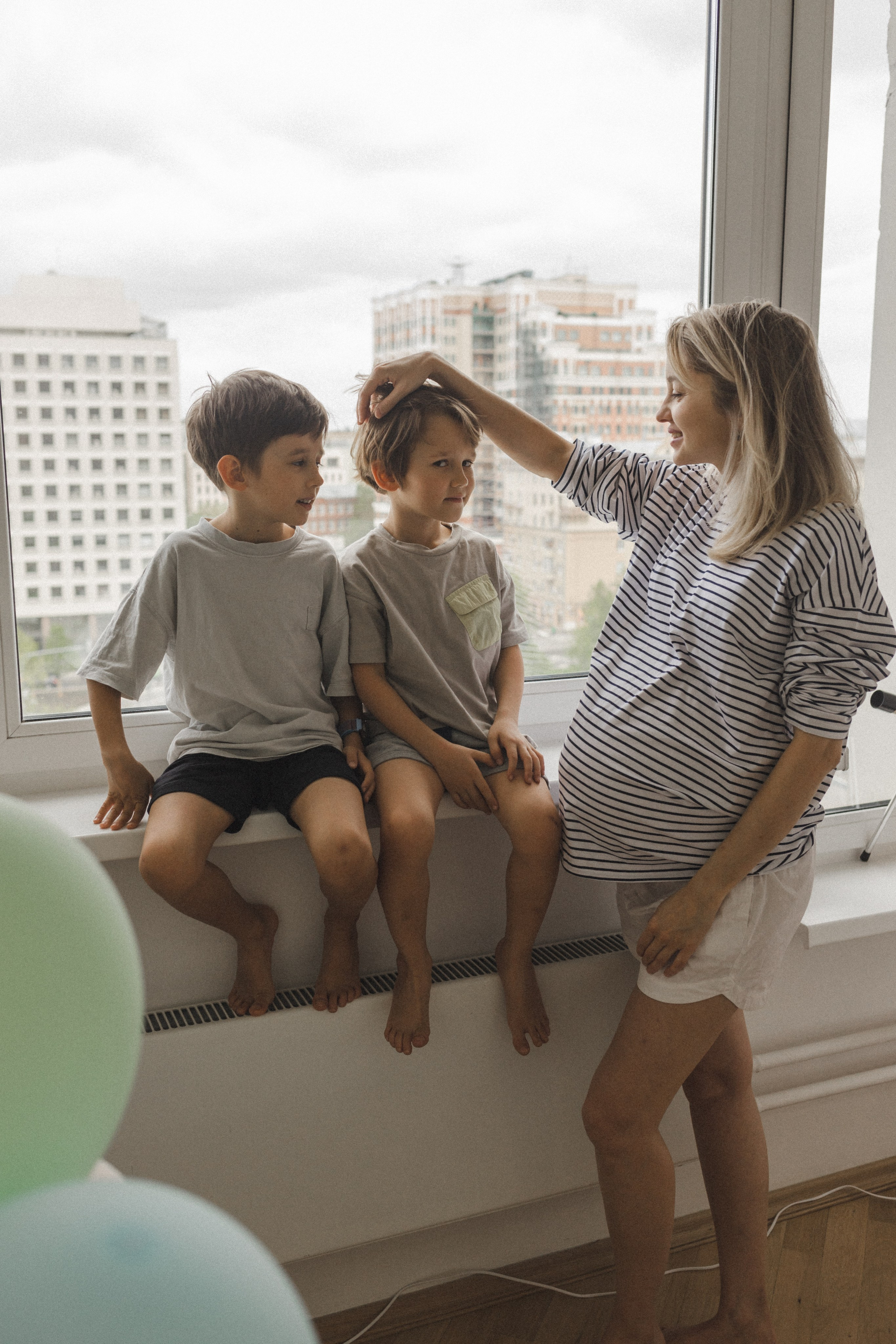 Катя, Паша, Валера и Родион ждут братика. Семейный фотограф в Москве