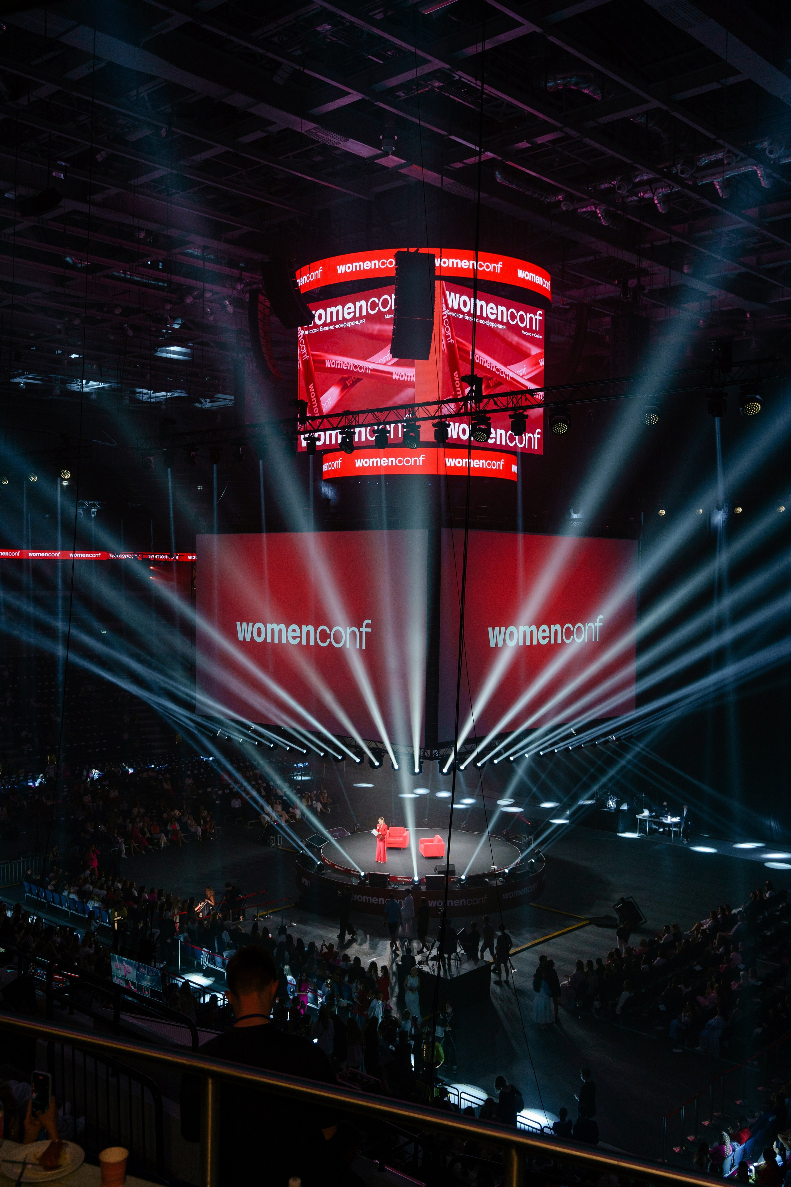 Фотограф на самую масштабную женскую конференцию в России WomenConf. Репортажный фотограф Москва Сергей Дружинин