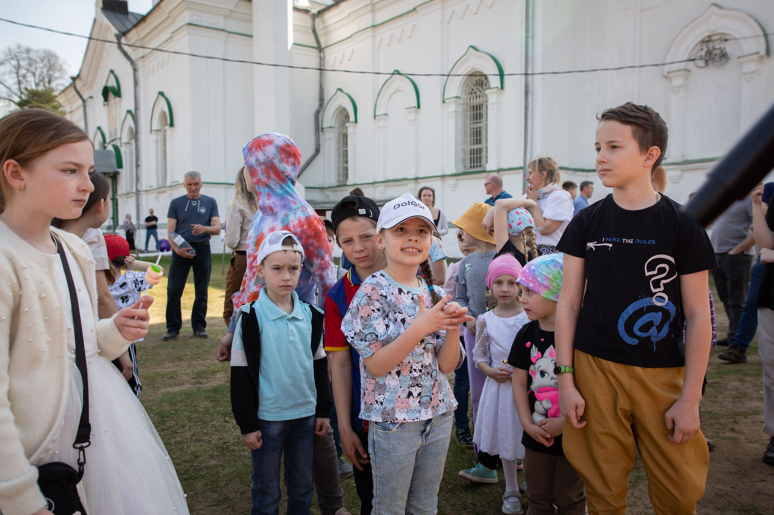 Пасха Воскресенский храм с Ашитково и ярмарка около храма. Семейный и детский фотограф Анна Петракова