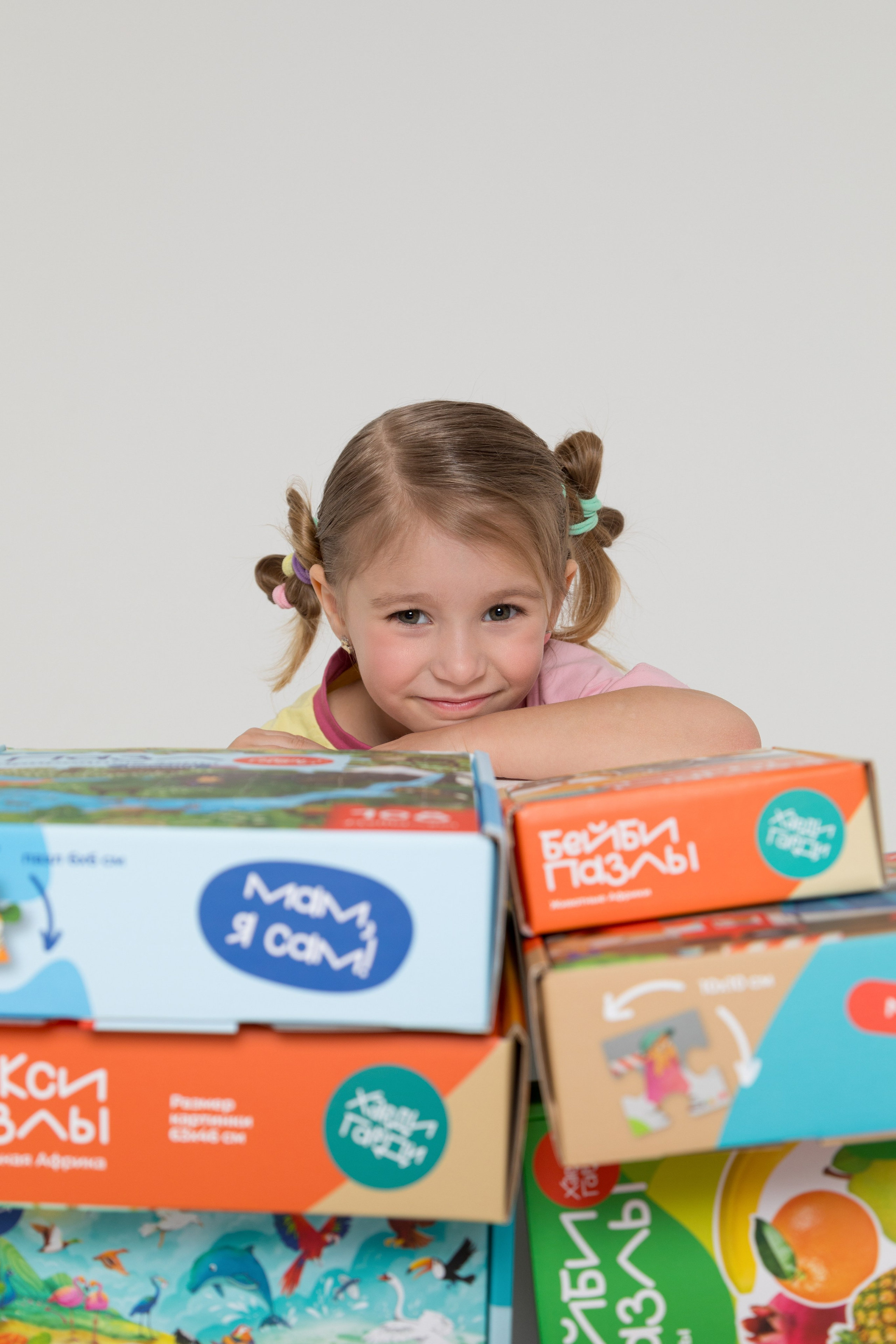 Имиджевая и каталожная съёмка для бренда детских пазлов. Детский и контент фотограф Надя Волкова Санкт-Петербург