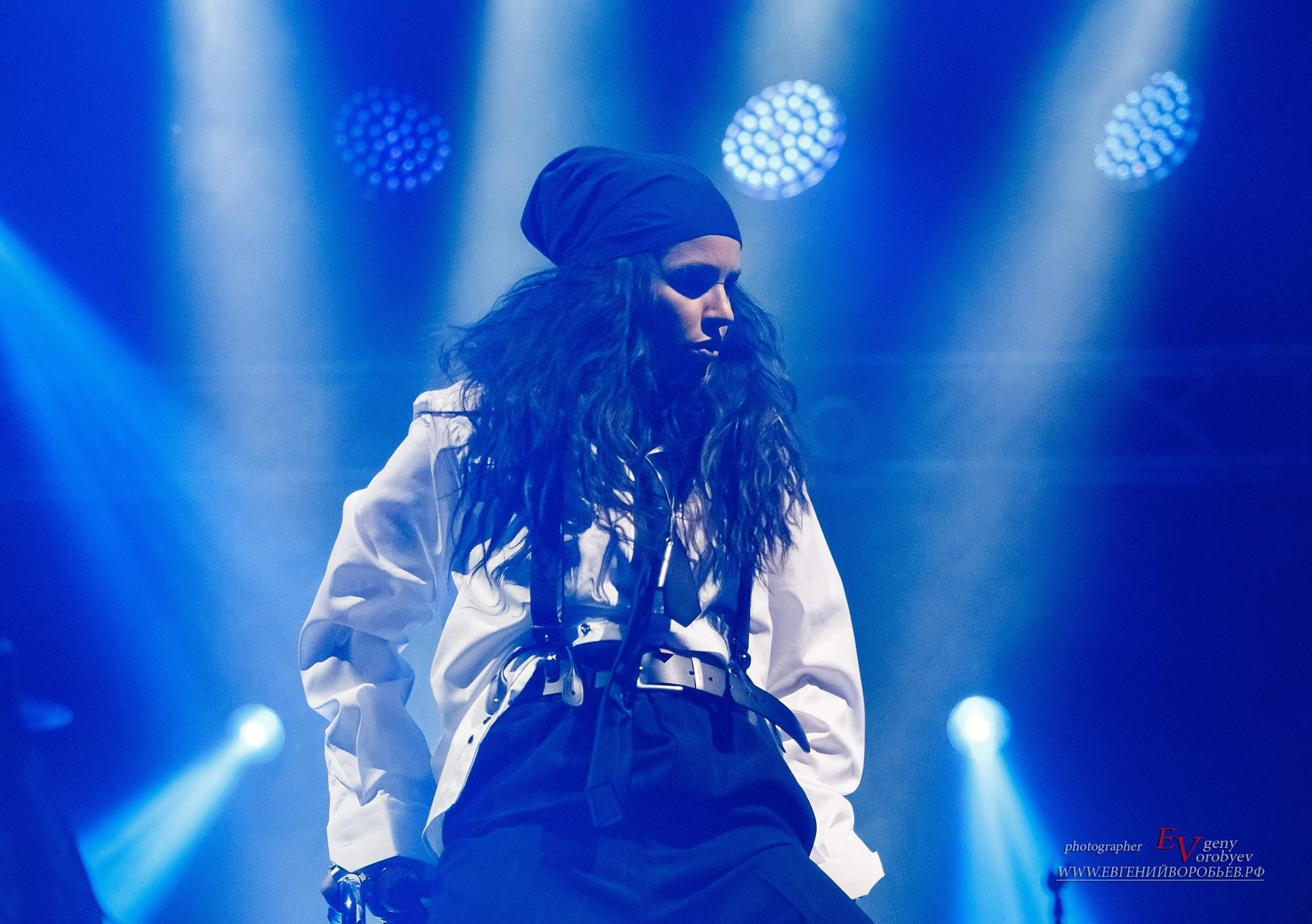 Концерт певицы зиверт в Красноярске фото репортаж артистка шоу фоторепортаж репортажный фотограф фотосъёмка заказать цена стоимость пример