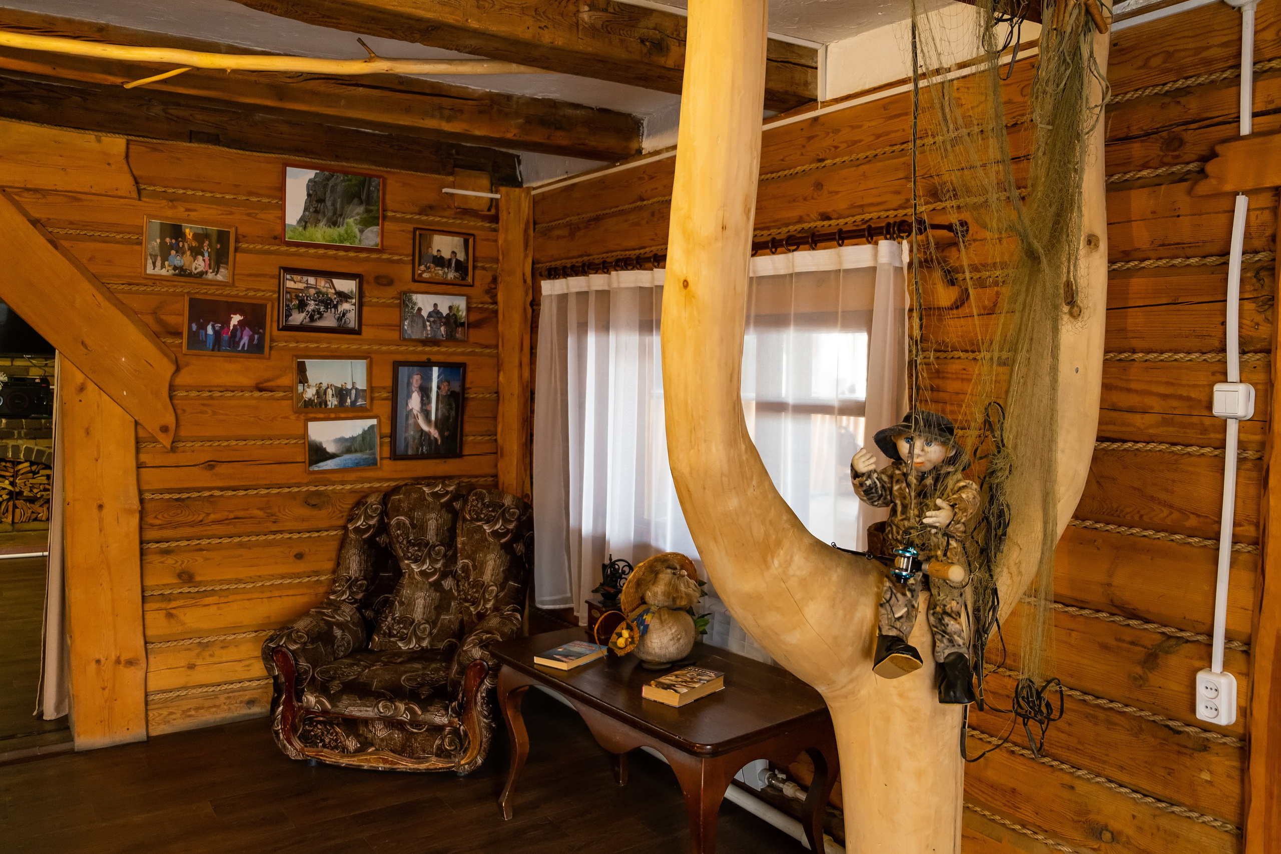 Енисей рыбная заимка рыбалка экскурсии Енисейск Красноярск аренда микроавтобуса трансфер индивидуальный тур фото дегустация рыбных блюд интересные места что посмотреть куда сходить что посетить достопримечательности в Енисейске фототур  цена заказать экскурсию программа маршрут смотровые площадки видовые красивые места путешествие туристический маршрут 