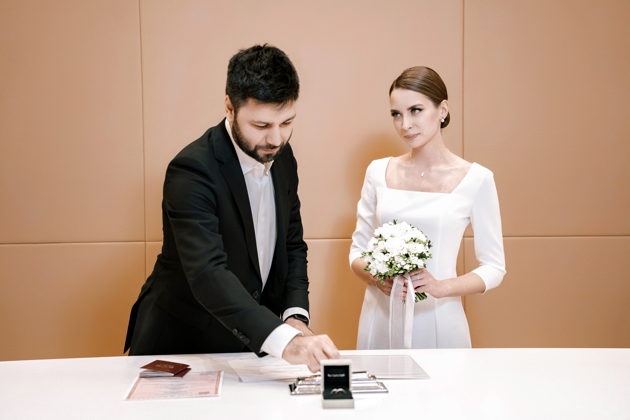 Свадебная фотосессия в ЗАГСе Барвиха Luxury Village