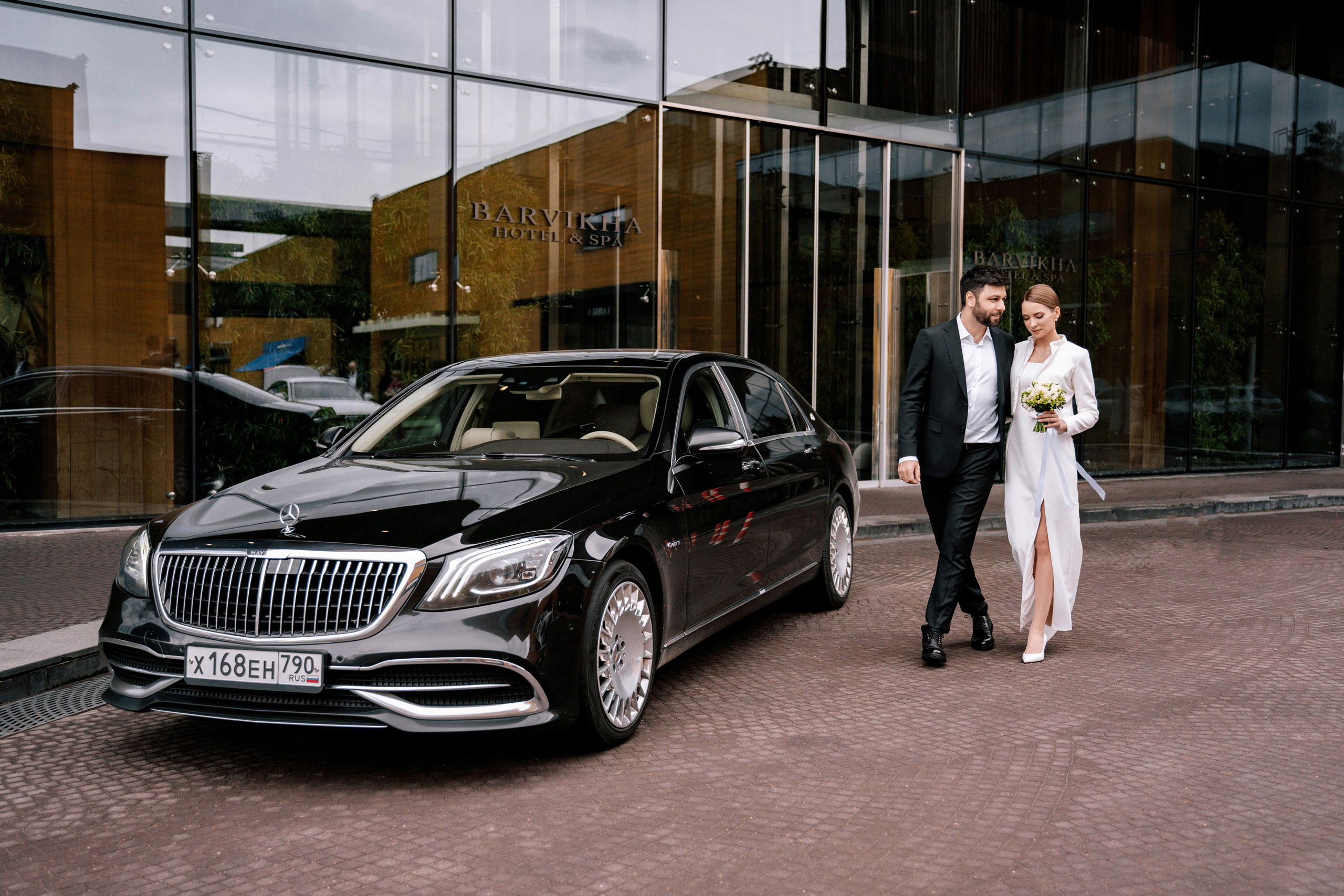 Свадебная фотосессия в ЗАГСе Барвиха Luxury Village