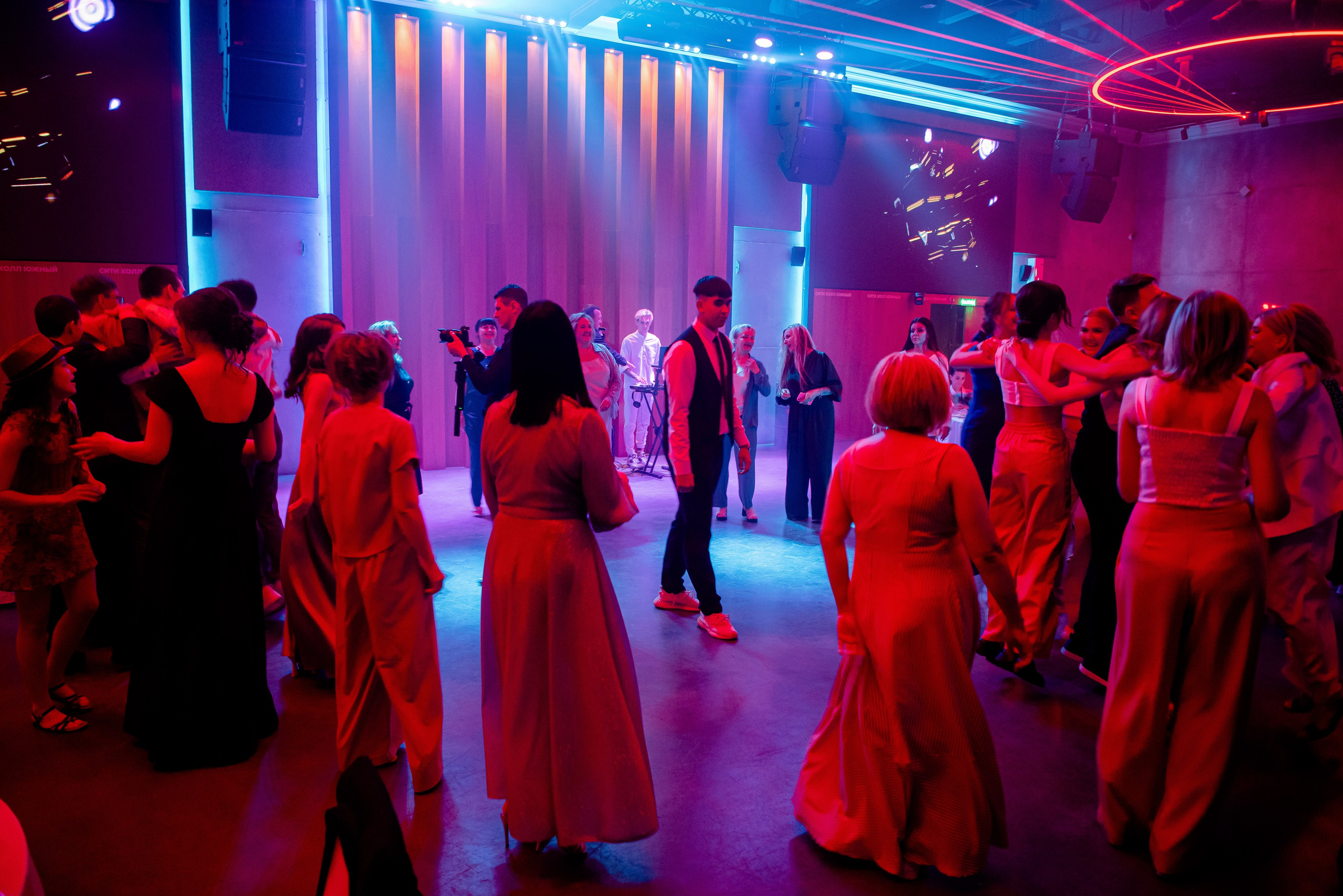 140 Школа. Вручение и Банкет. Сити Холл. Фотограф в Волгограде и Волжском Александр Горбань