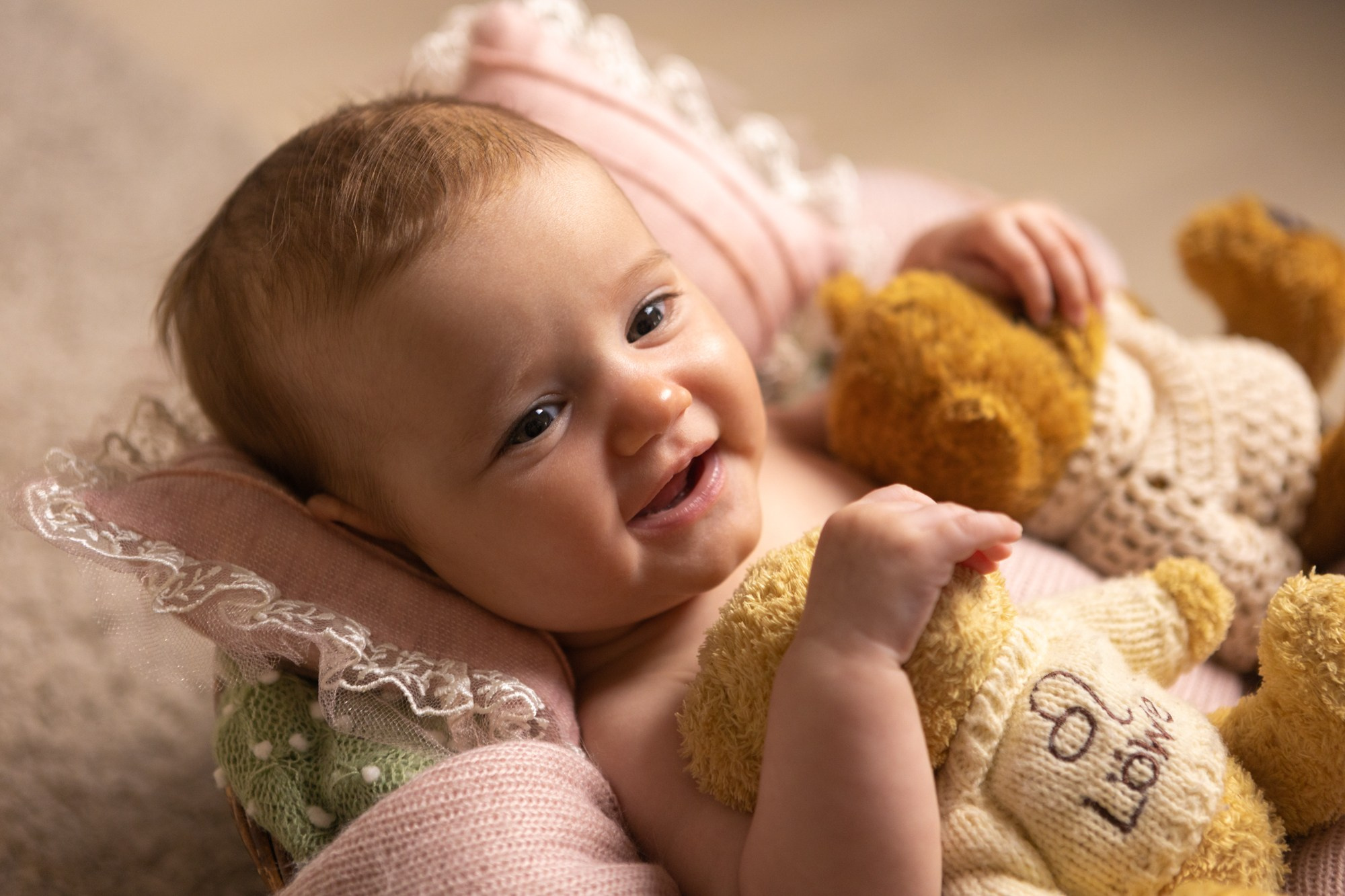 Семейная фотосессия в студии. Фотограф в Оренбурге. Профессиональный фотограф