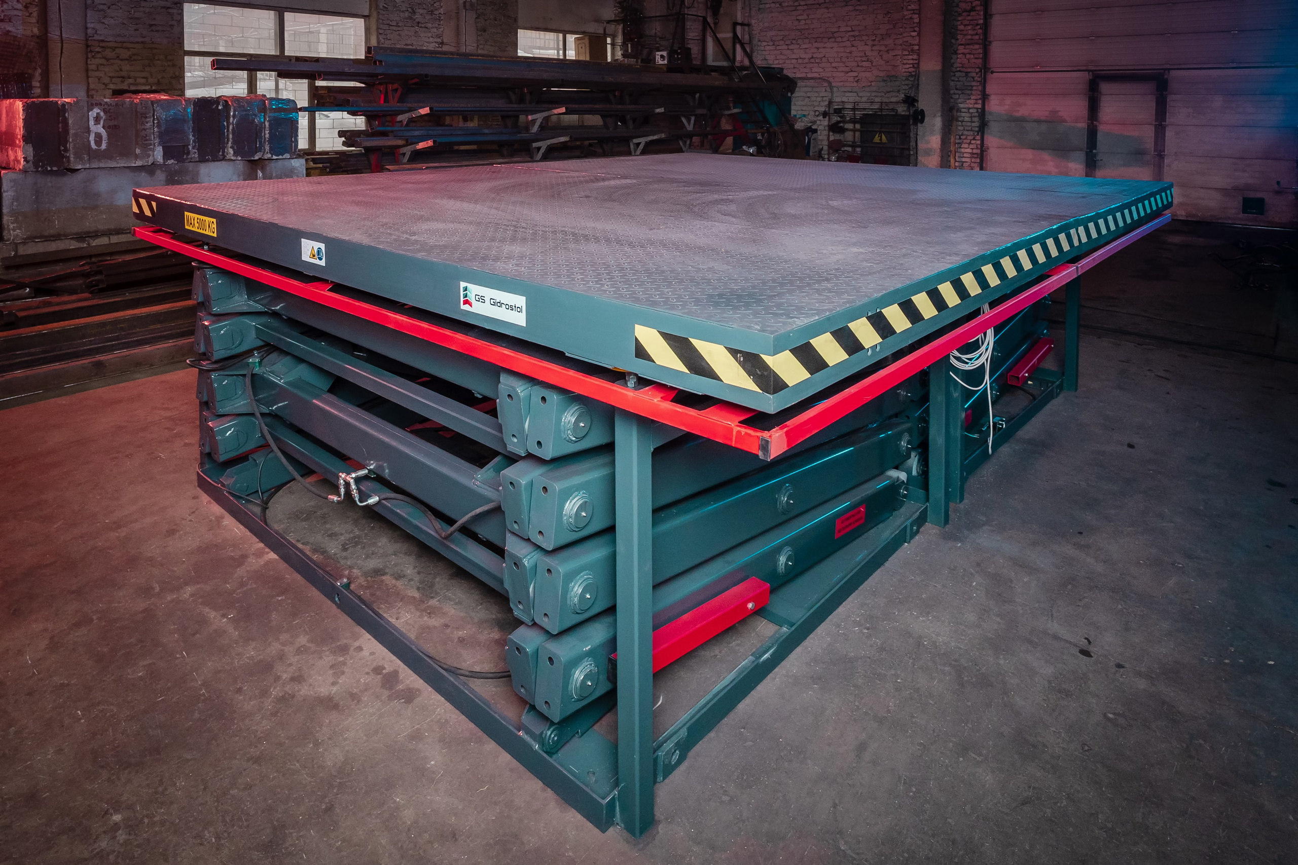 Ножничный подъёмник для складов и производств