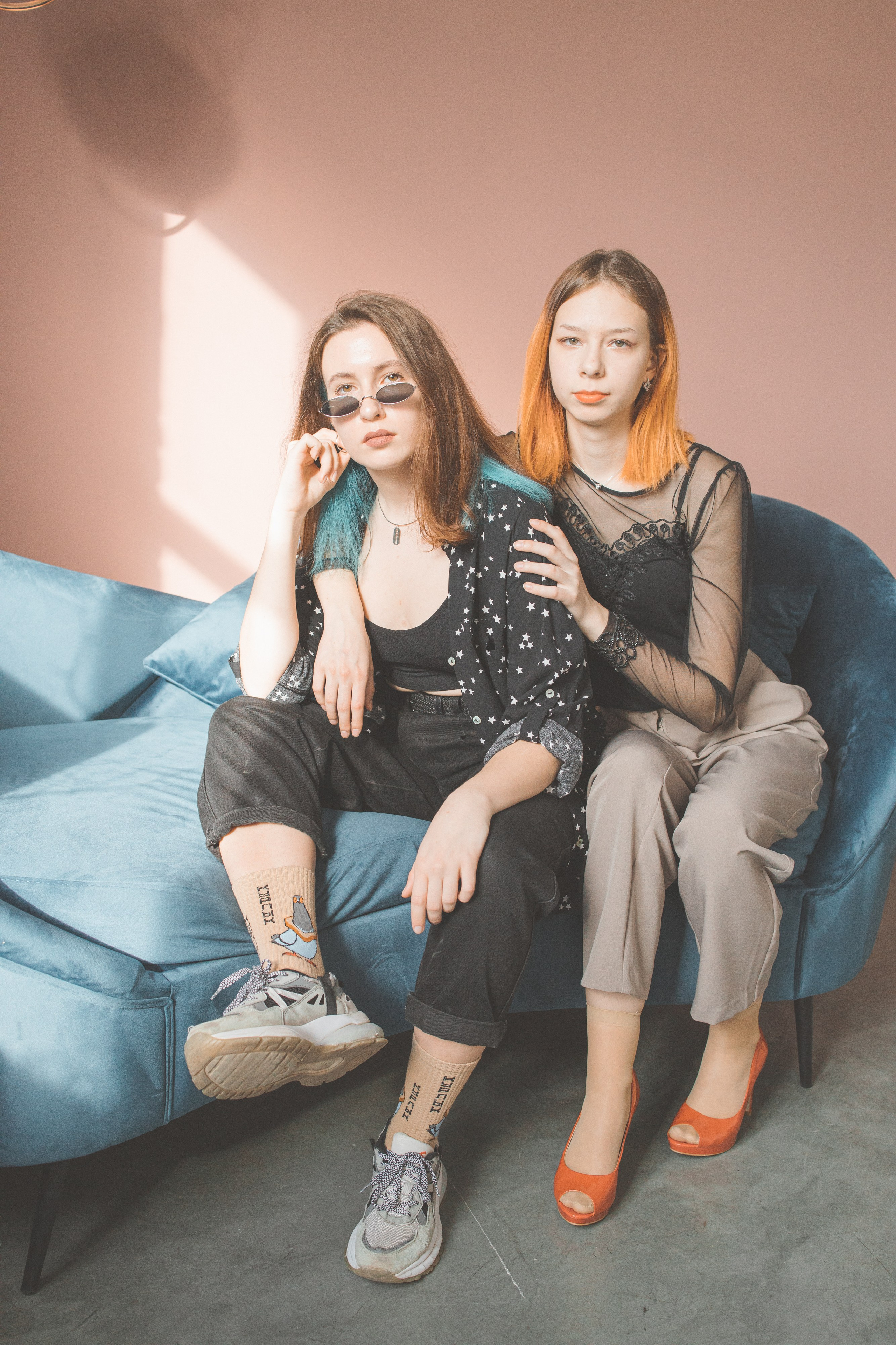 Тематическая фотосъемка 11 класса в гламурном стиле. Выпускные альбомы в Серпухове