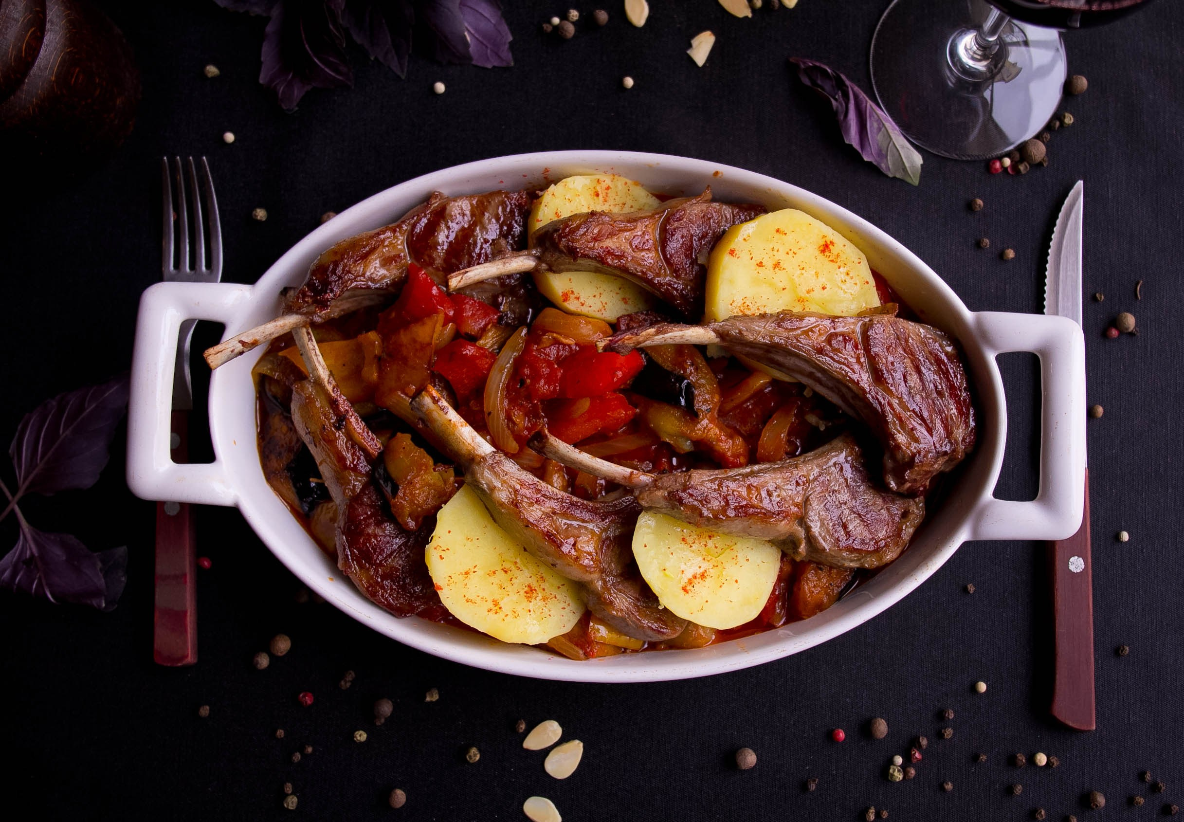 Food & delivery. Photographer Pavel Varlakov