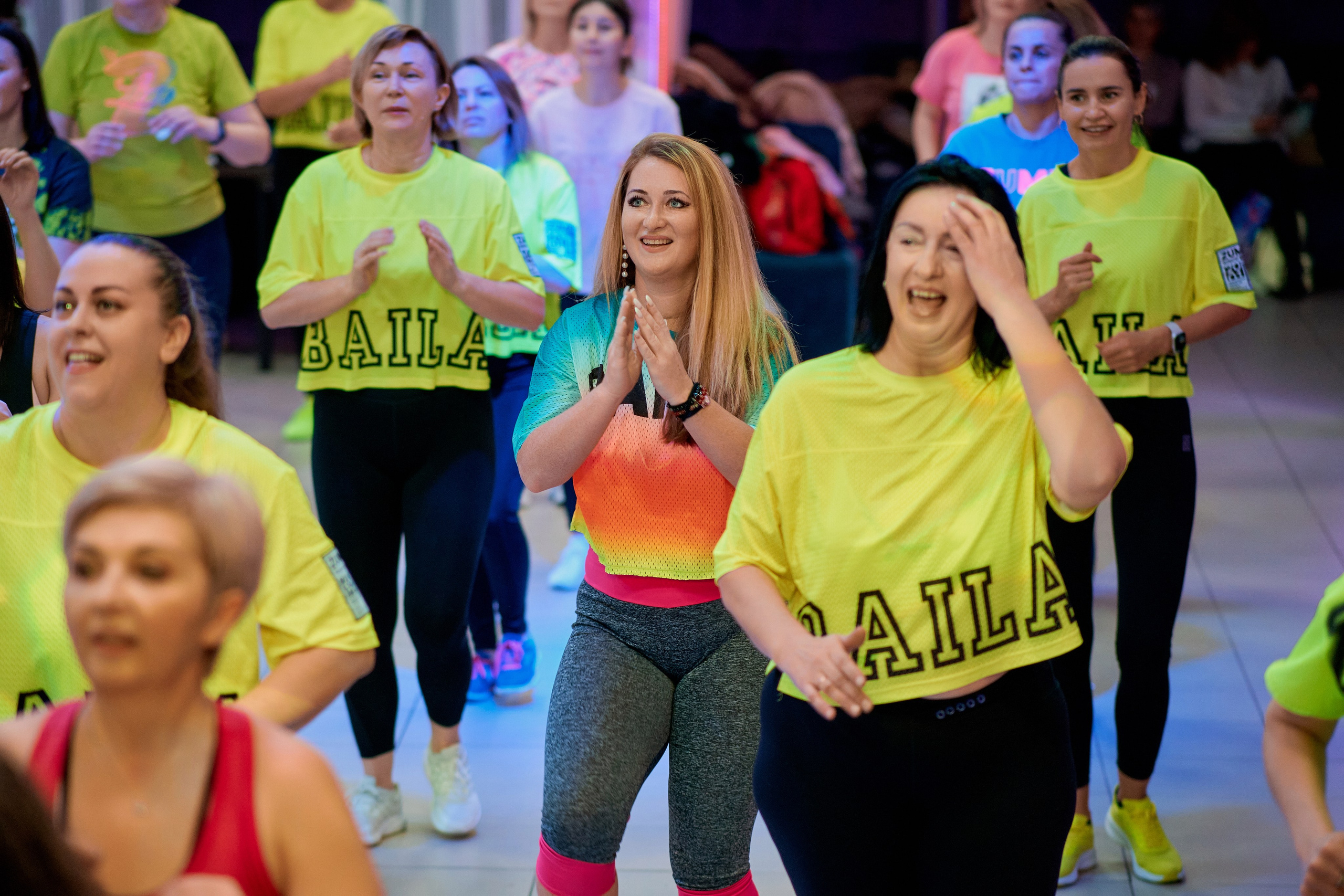 Благотворительная тренировка ЗУМБА. Арт-кафе «Чайка». Фотограф Таганрог Анна Трайжон