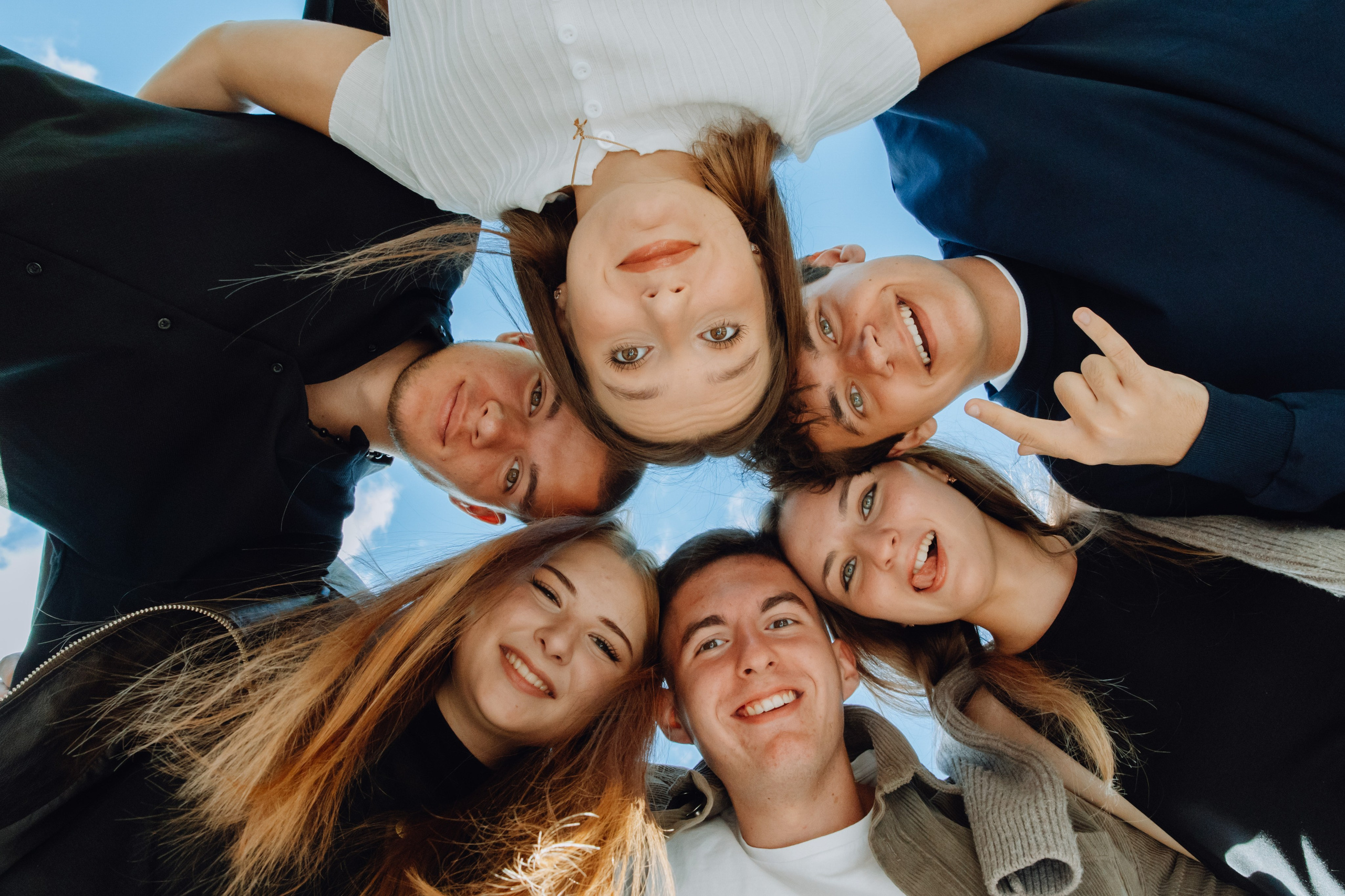 Школьные альбомы в Чернянке. Фотограф Максим Никонов