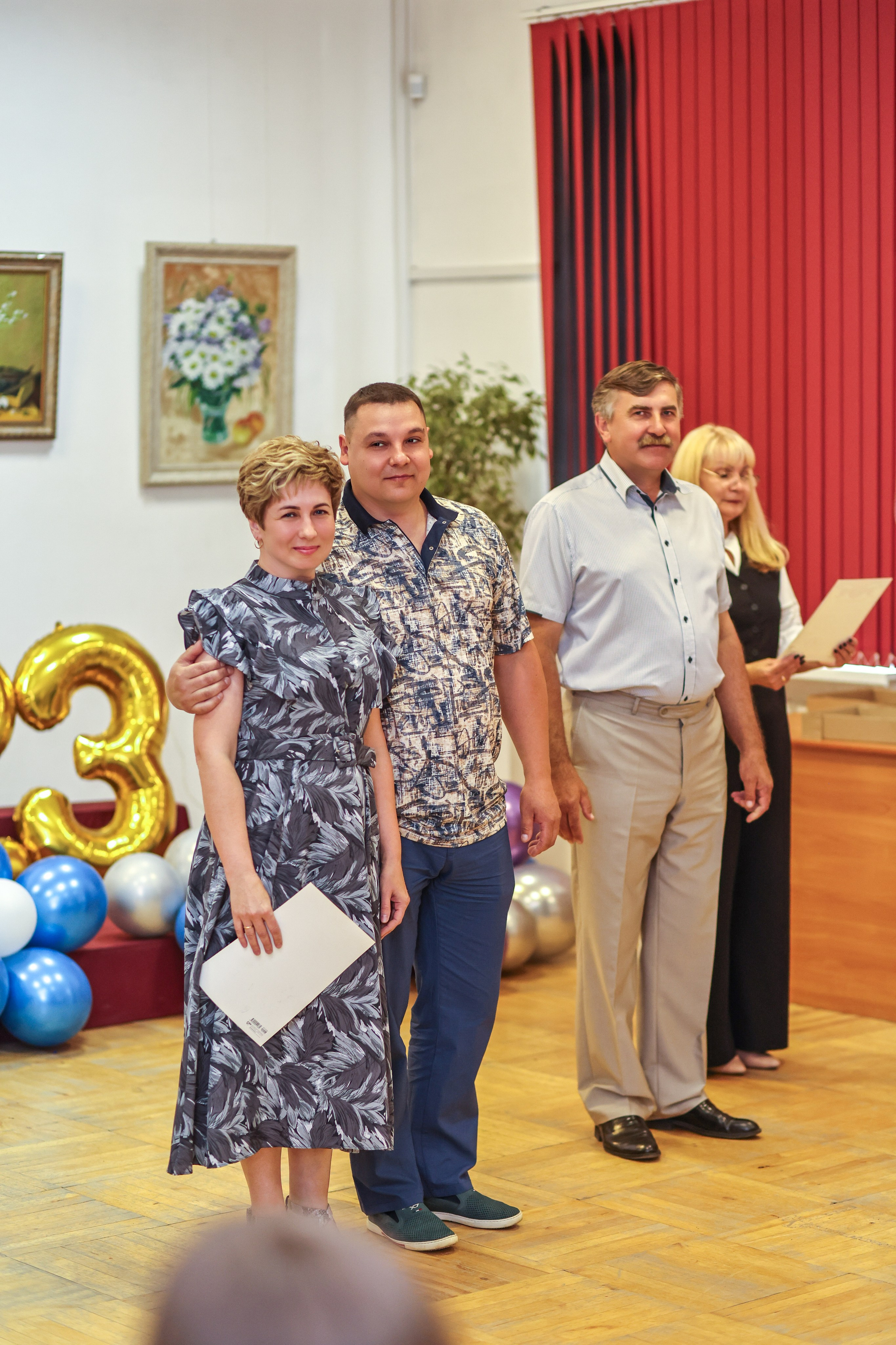 Вручение аттестатов. Школа № 7, выпускники 11 класса 2023 г. Студия выпускных альбомов Остров