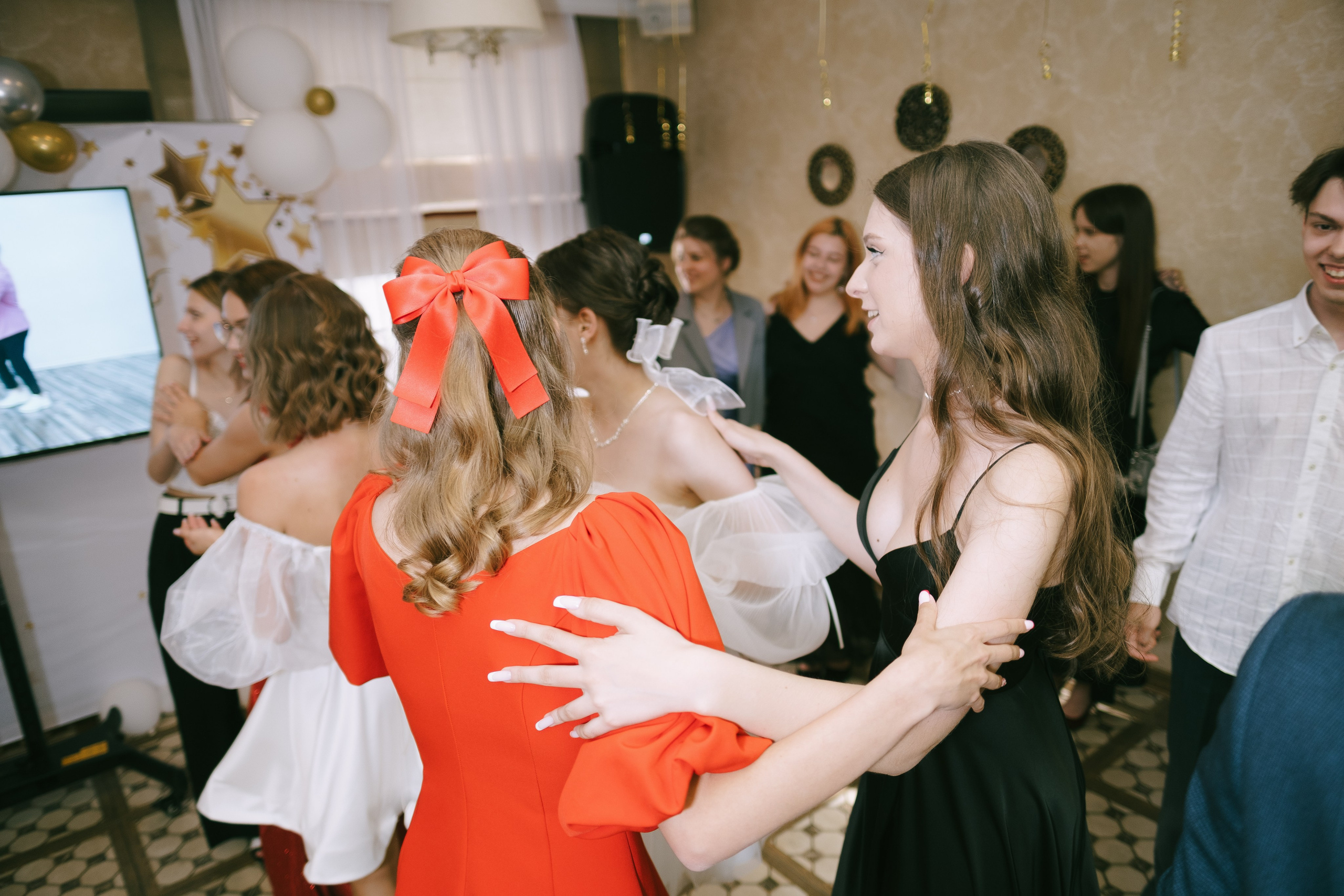 Выпускной школа 33. Свадебный и репортажной фотограф Денис Ожигин в Краснодаре и Краснодарском крае