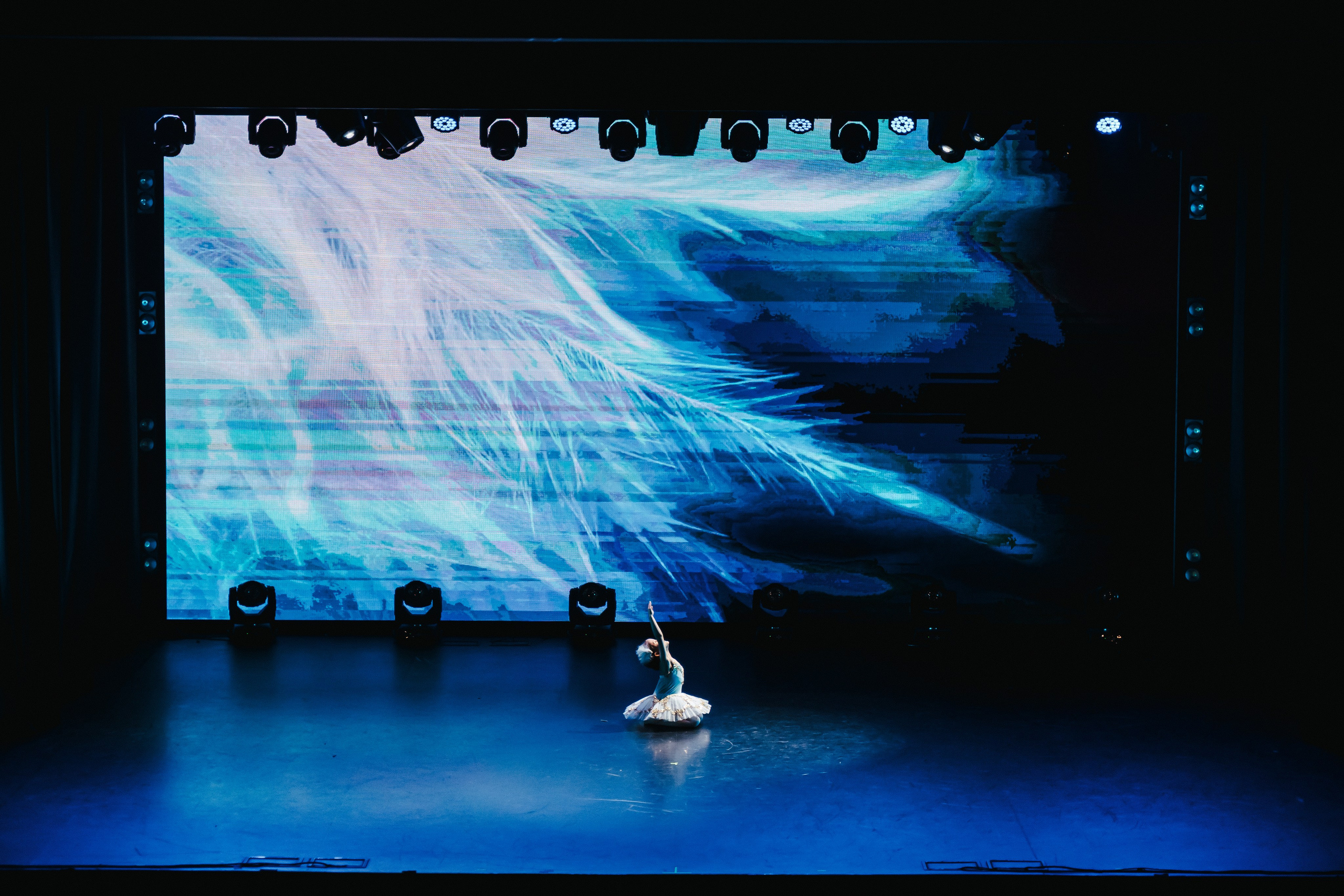 БАЛЕТ С ДВУХ ЛЕТ / 22.12.24 новогоднее выступление деток. Репортажный фотограф в Санкт-Петербурге Никита Лу