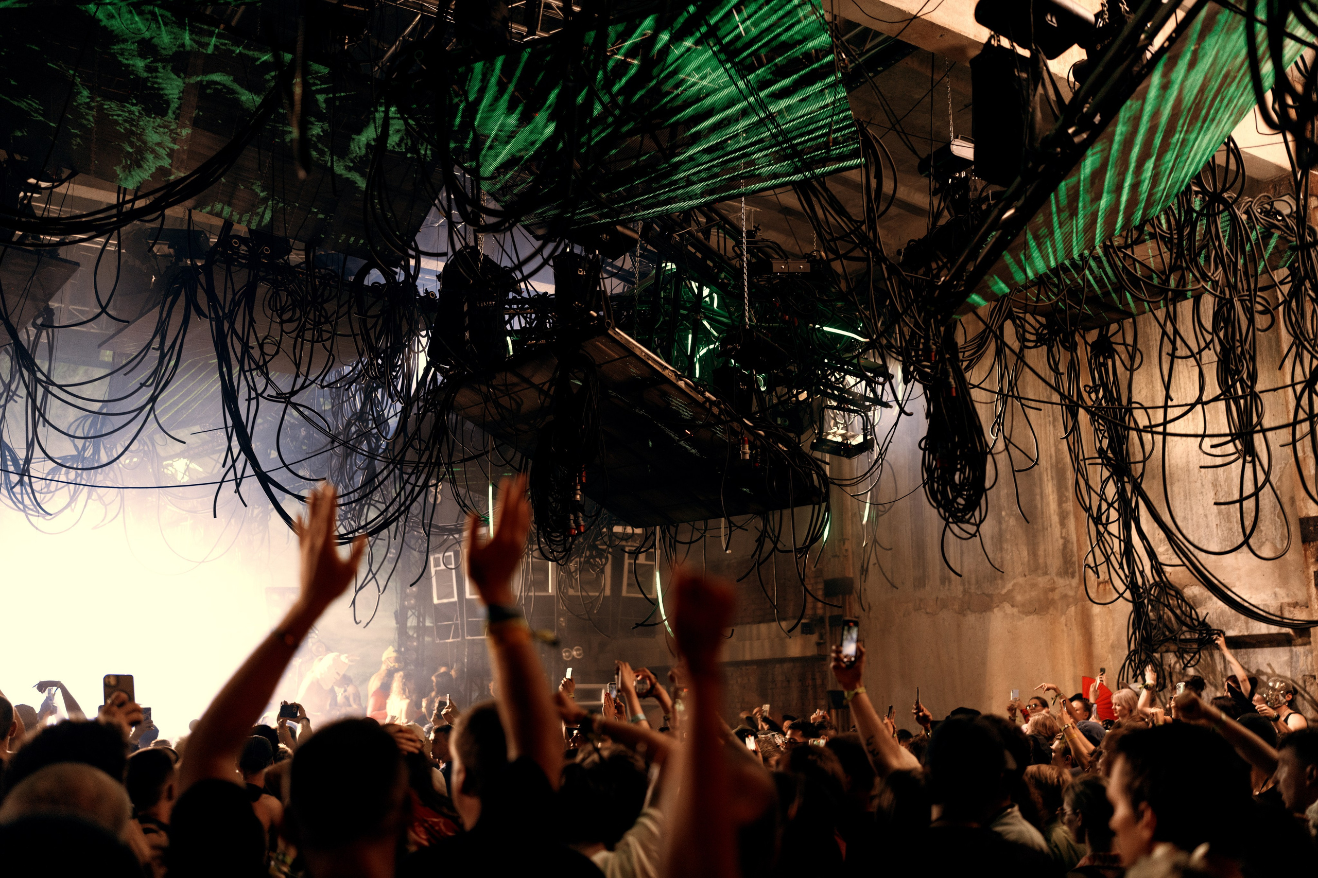 Outline 2024. @tomrus: Рустам Шагиморданов — фотограф