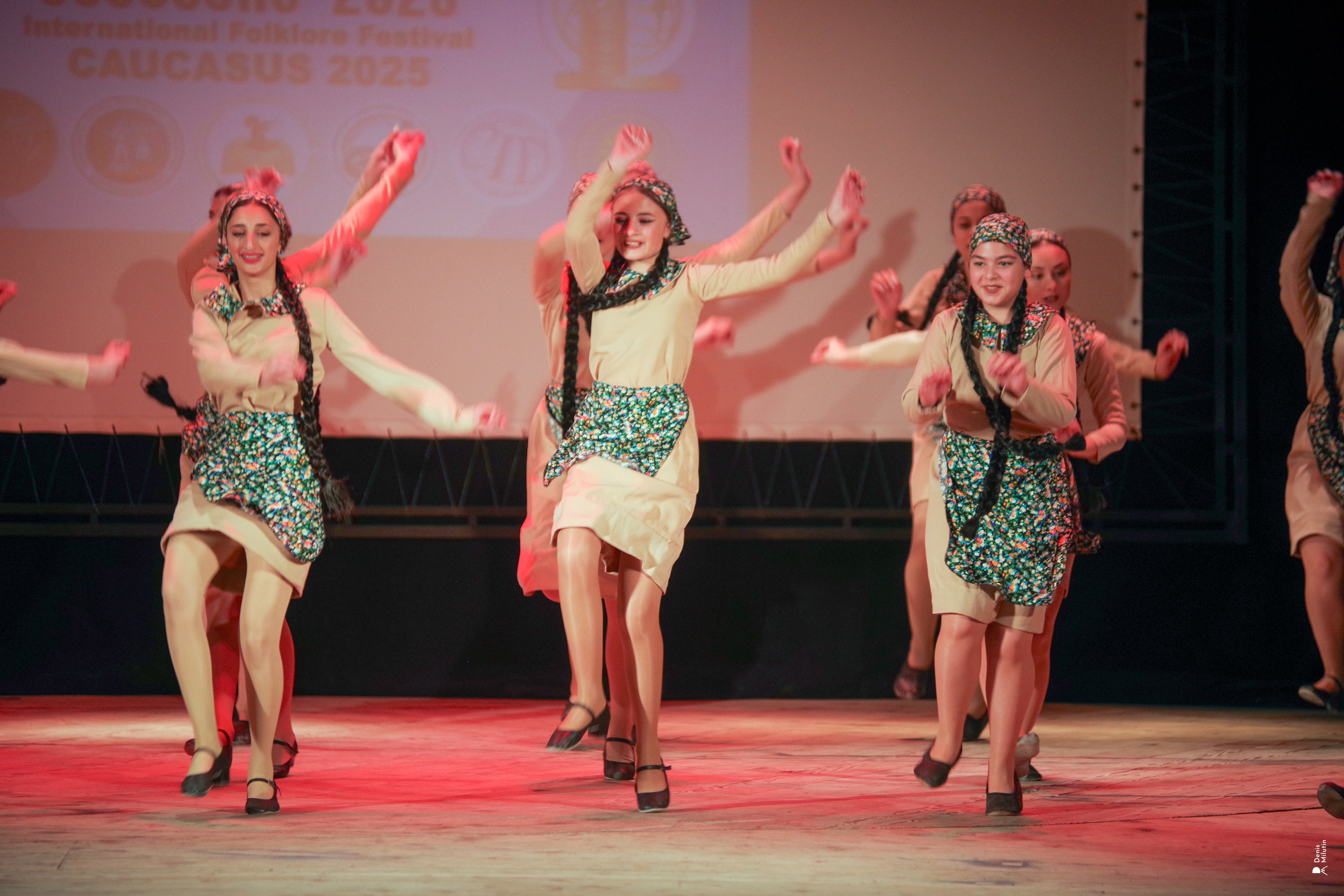 Танцы в прекрасном Они. Портретный фотограф Денис Милютин