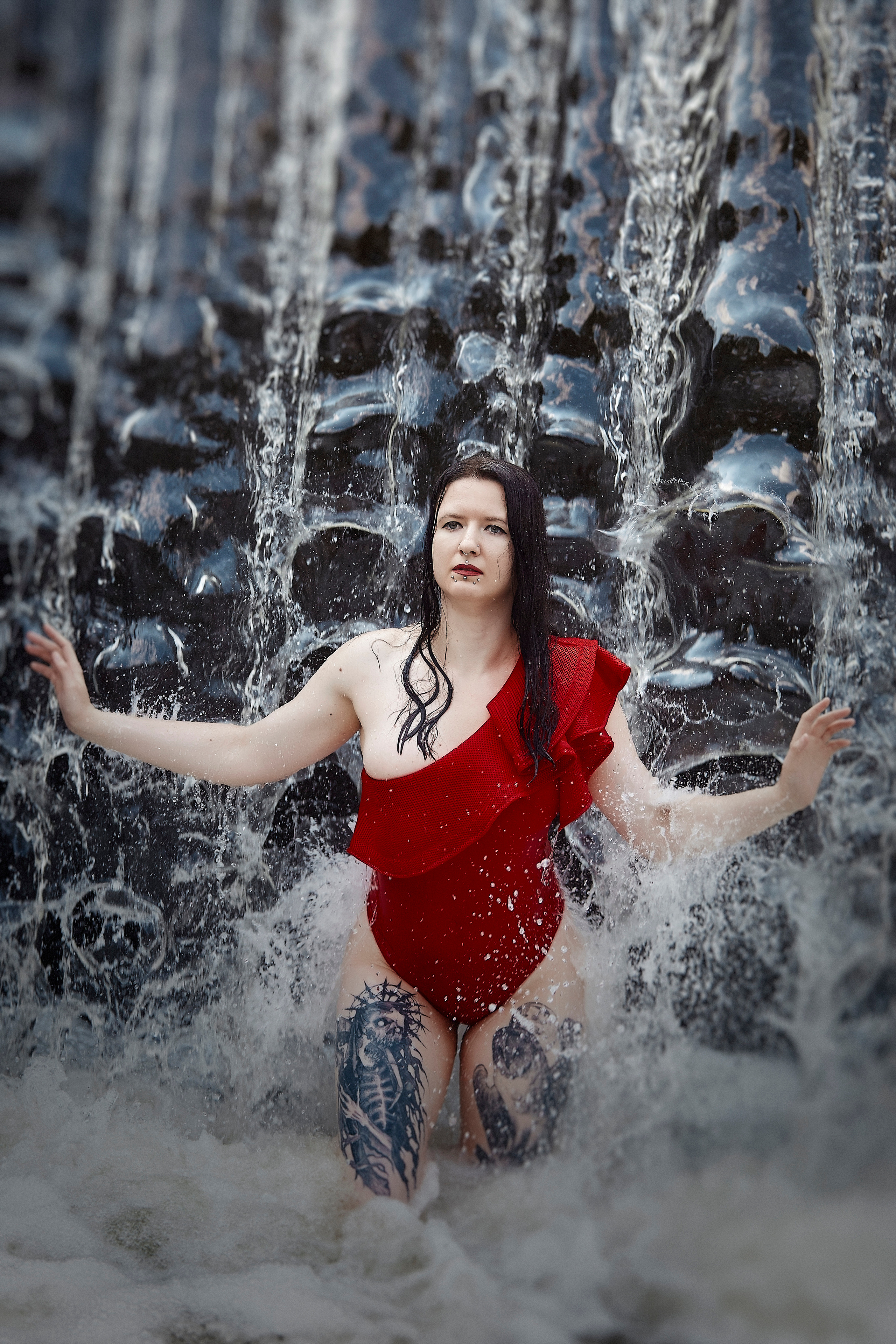 Летнее фото на водопаде. Свадебный фотограф Москва и Московская область Борисов Сергей