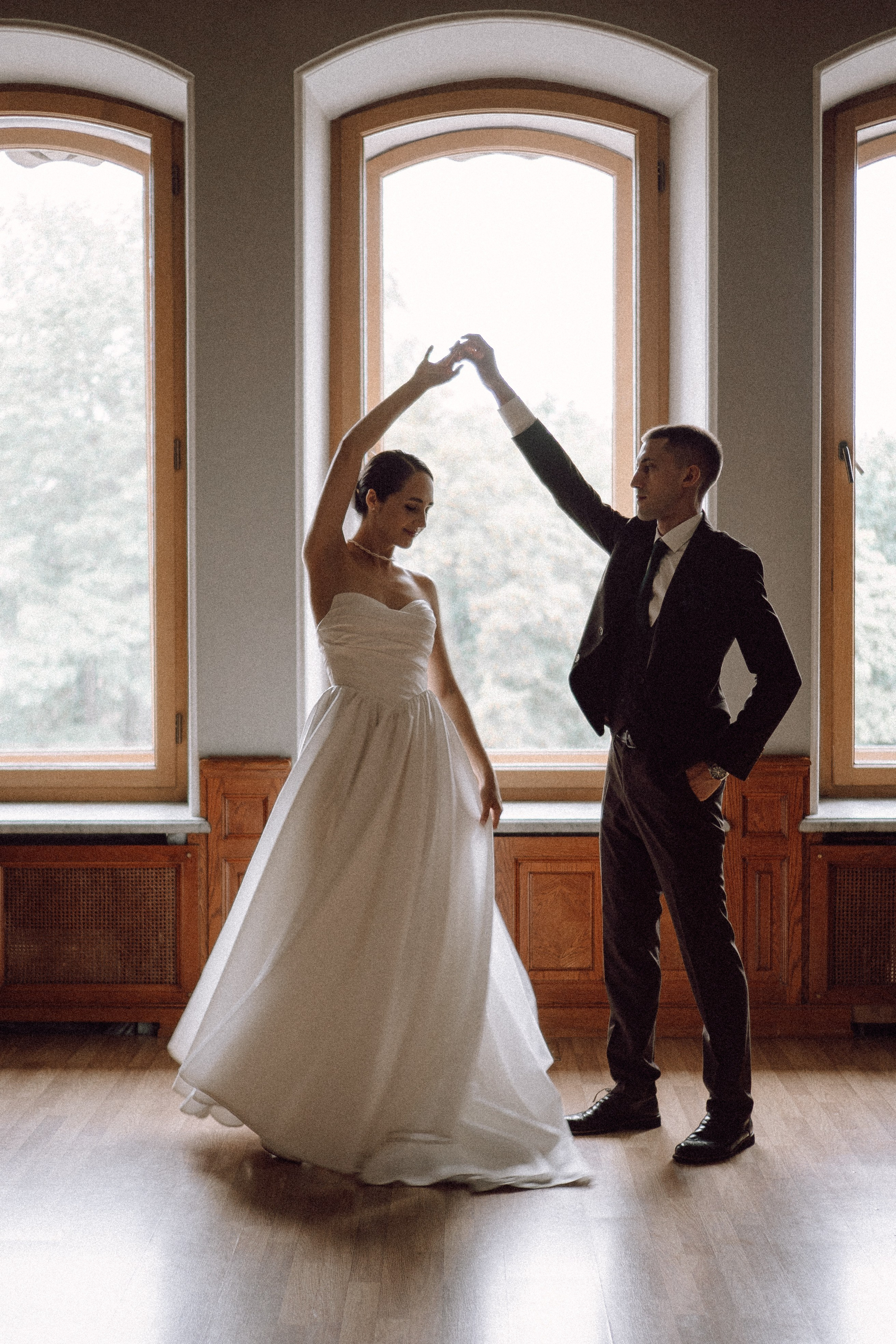 СВАДЕБНАЯ ПРОГУЛКА В САНТК-ПЕТЕРБУРГЕ (ИСАКИЕВСКИЙ СОБОР, ЗИМНЯЯ КАНАВКА, ЭРМИТАЖ И БОЛЬШАЯ МОРСКАЯ УЛИЦА). Профессиональный фотограф, Санкт-Петербург — Виктория Богомолова