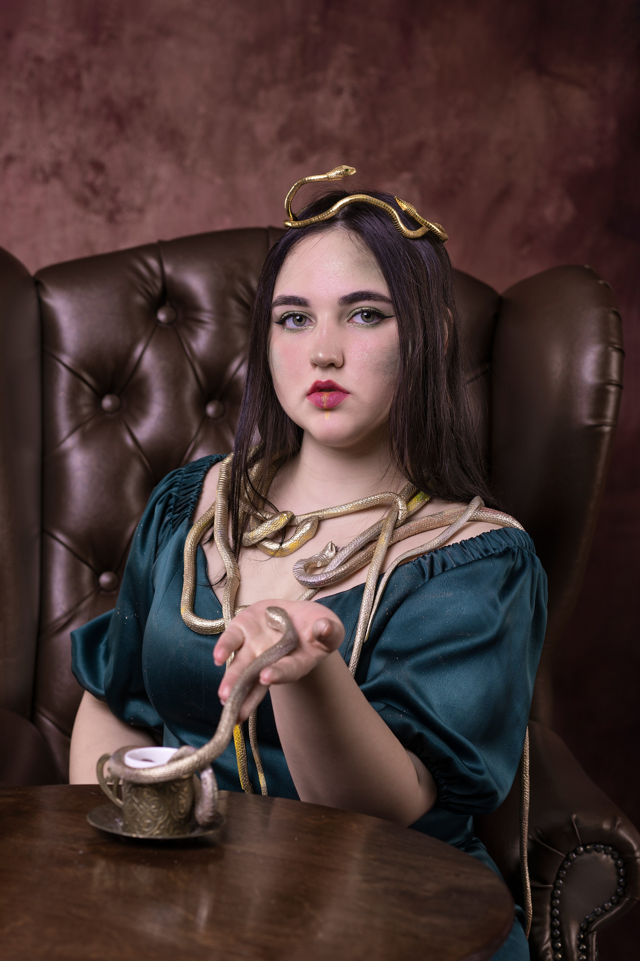 Повелительница змей. Главная