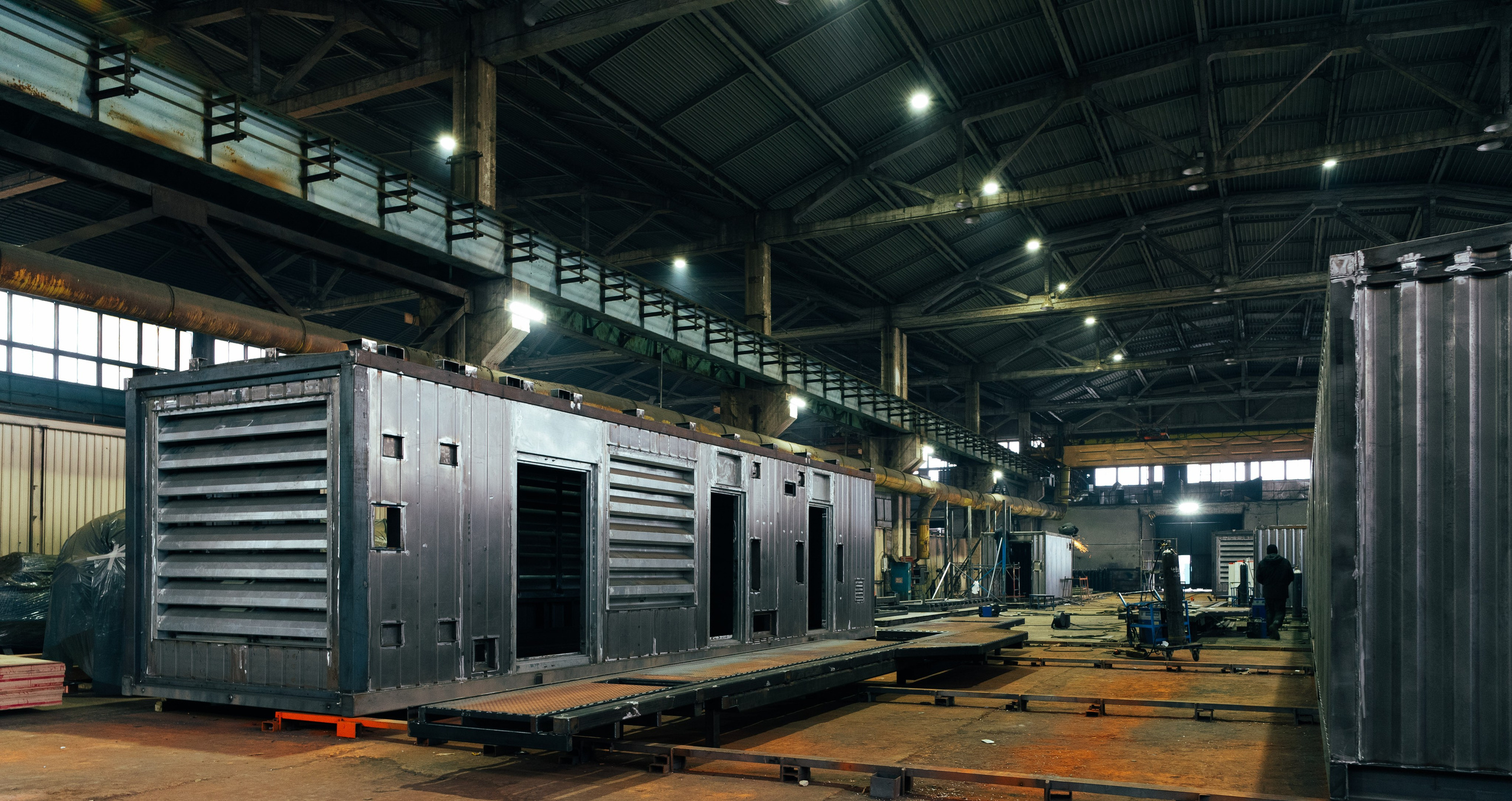 Рабочие цеха компании ПВК. Коммерческий Фотограф Виктор Фоменых