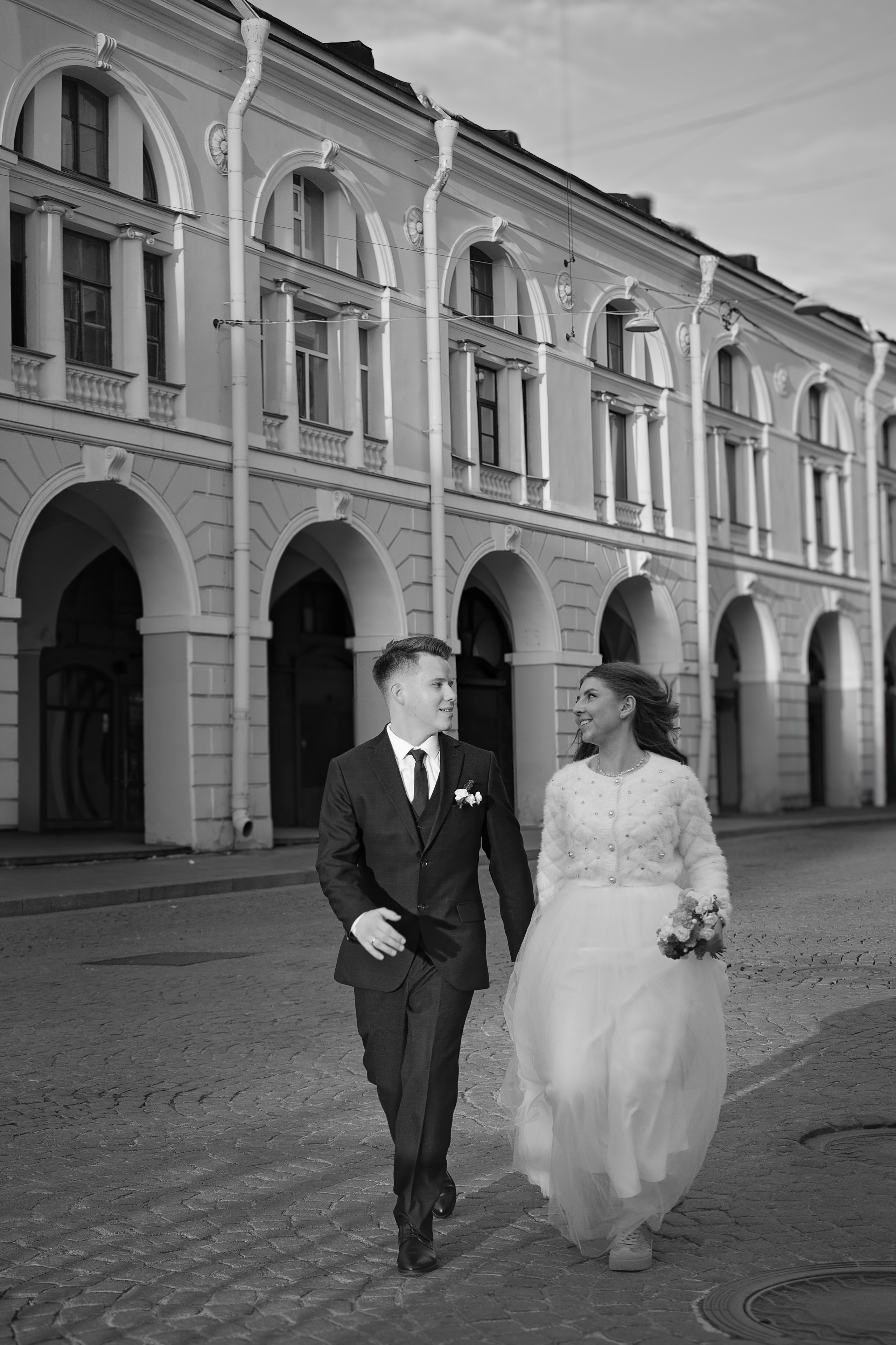 ЗАГС 2 + Прогулка. Семейный фотограф в Санкт-Петербурге. Запечатление мгновений и ярких воспоминаний в Вашей жизни