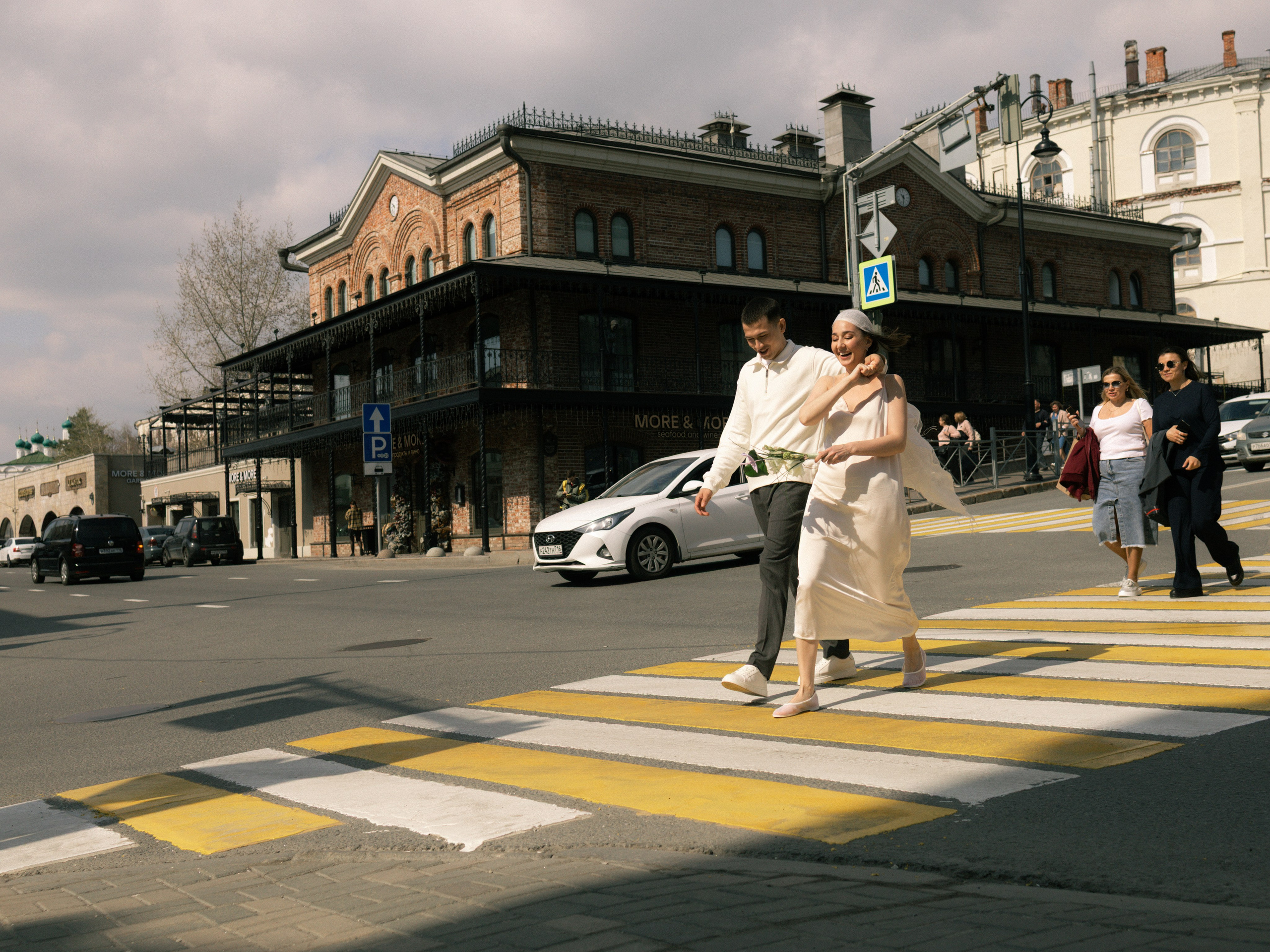 Диана и Руслан. Гуляя по городу | 15.05.2025. Фотограф Зарина. Казань