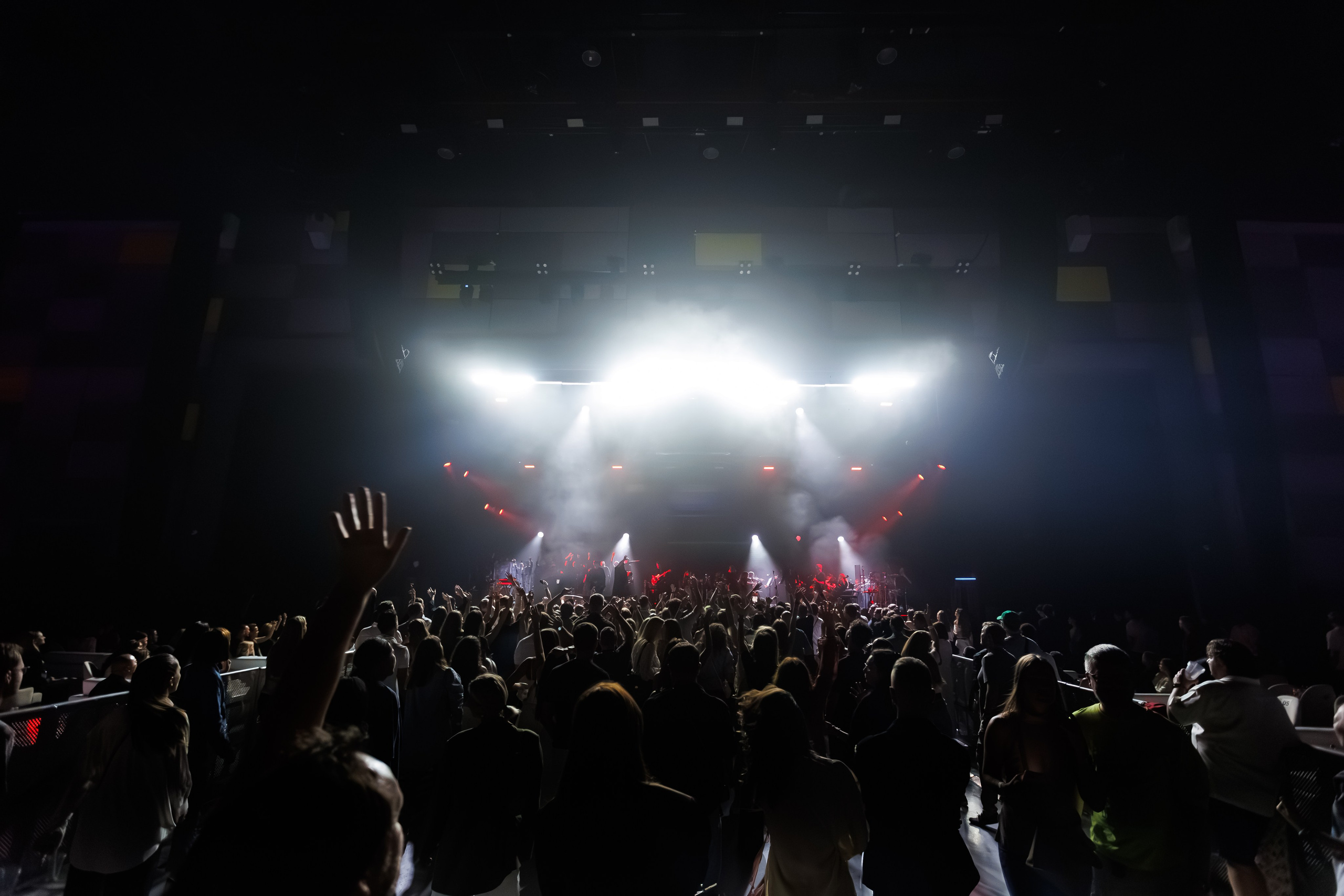 Concert Photography in Dubai — Anton Belyaev Live Performance. Evgen Yatsenko — Photographer in Dubai