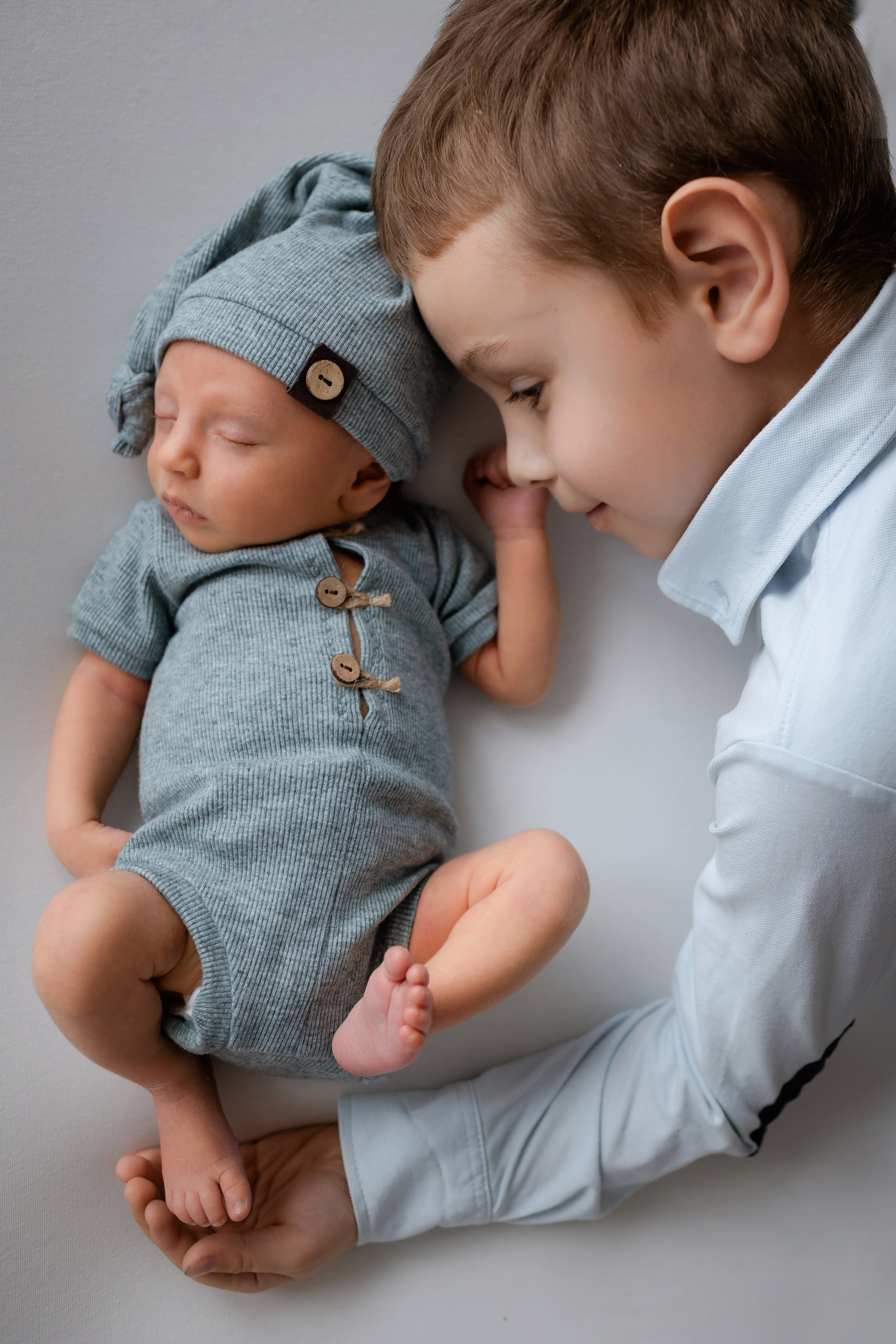 Newborn (фотосессия новорожденных). Фотостудия для новорожденных и малышей в Твери — На ручки