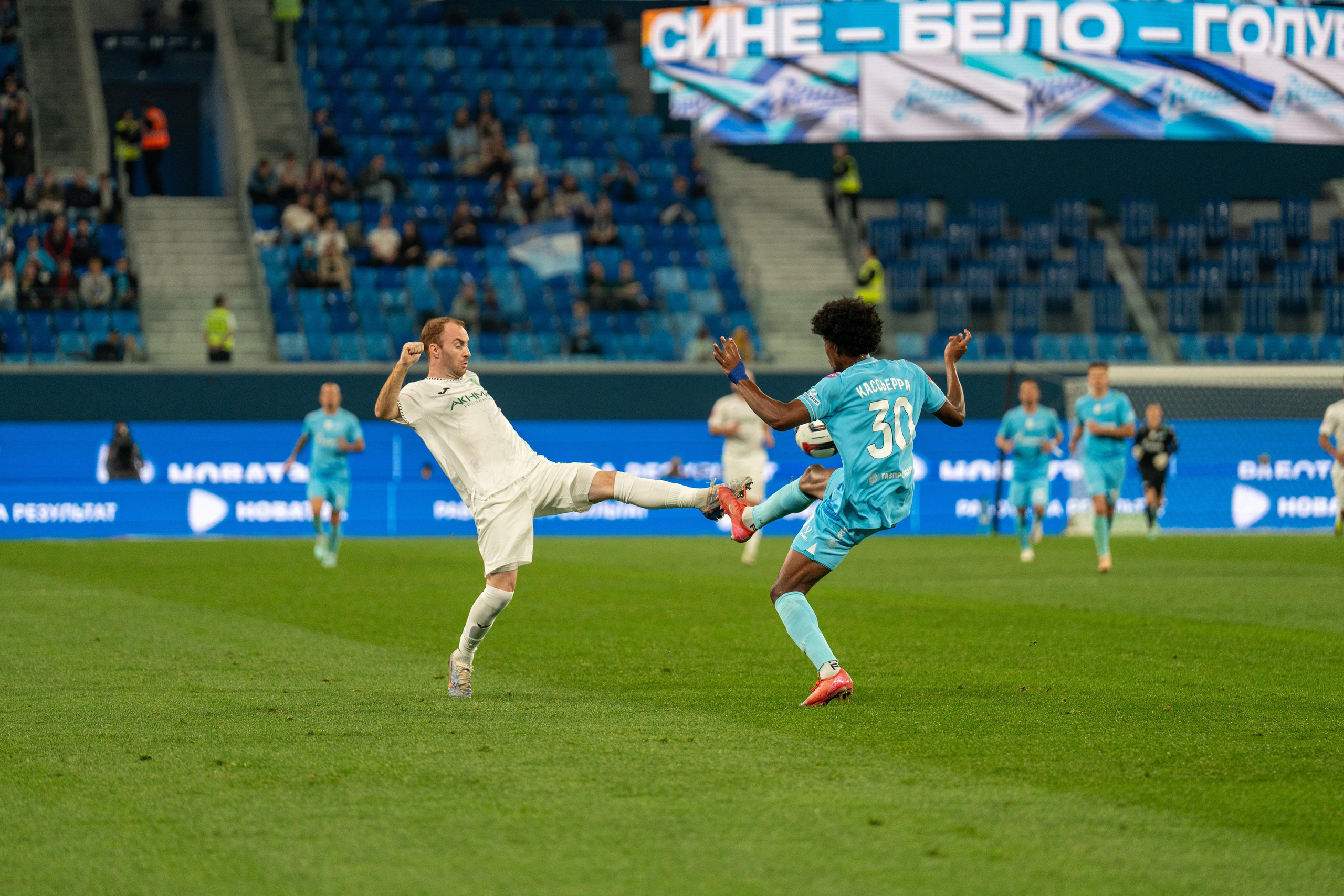 Спортивный фотограф Санкт-Петербург: дуэль Зенита и Ахмата