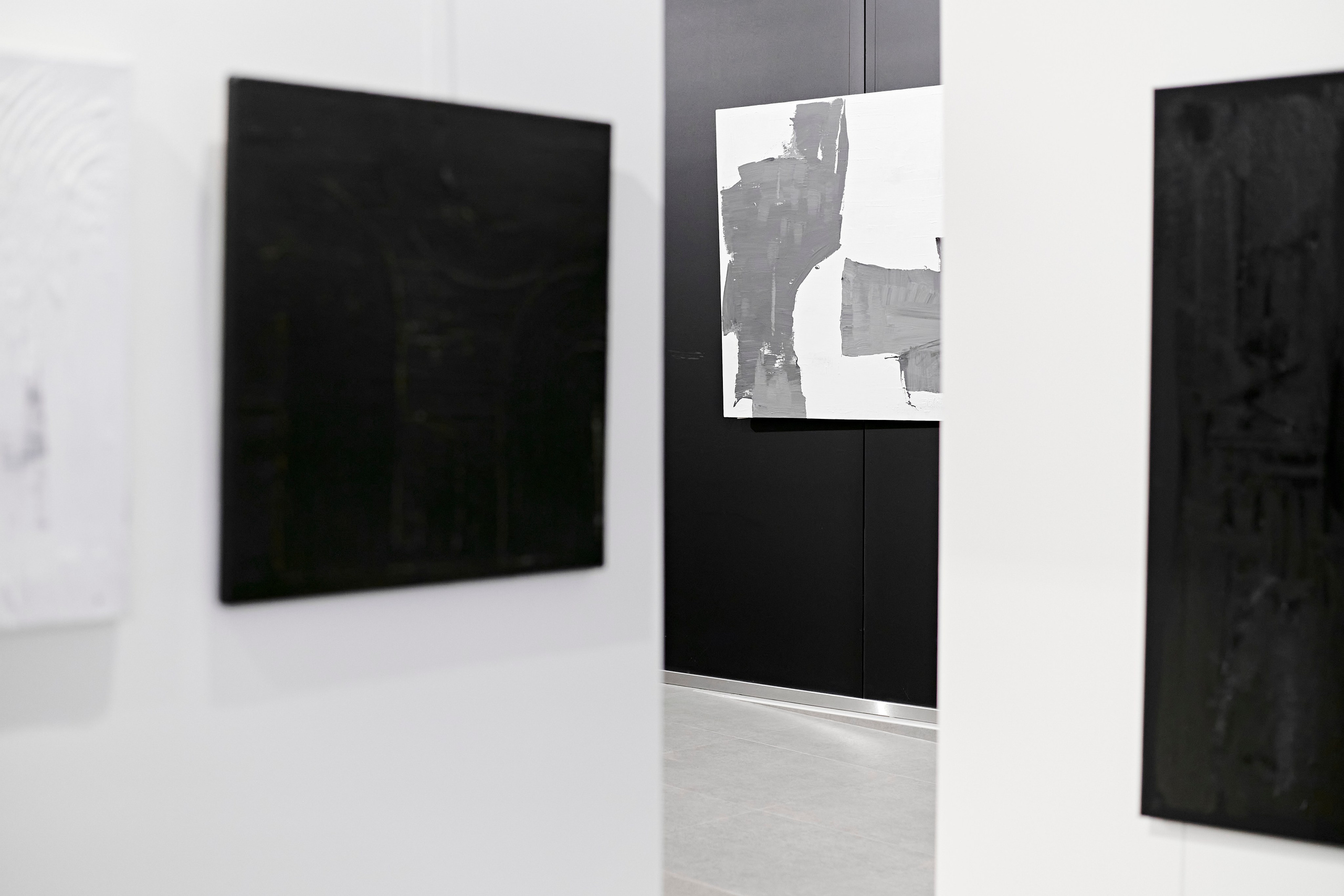 The Holst. Выставка Юлии Остапенко. Фотограф Постольник Дарья