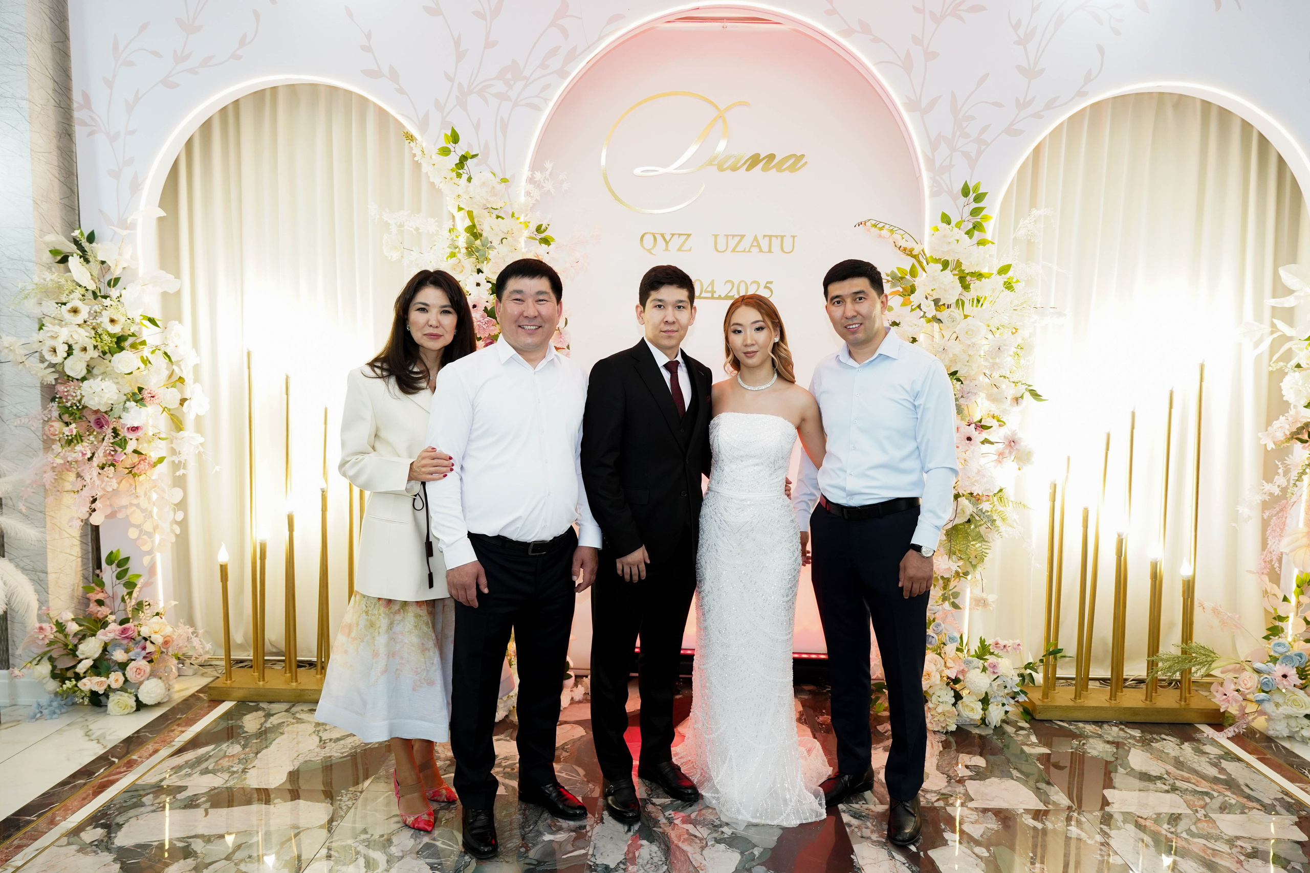 Dana uzatu. Фотограф Ернар Ержанов