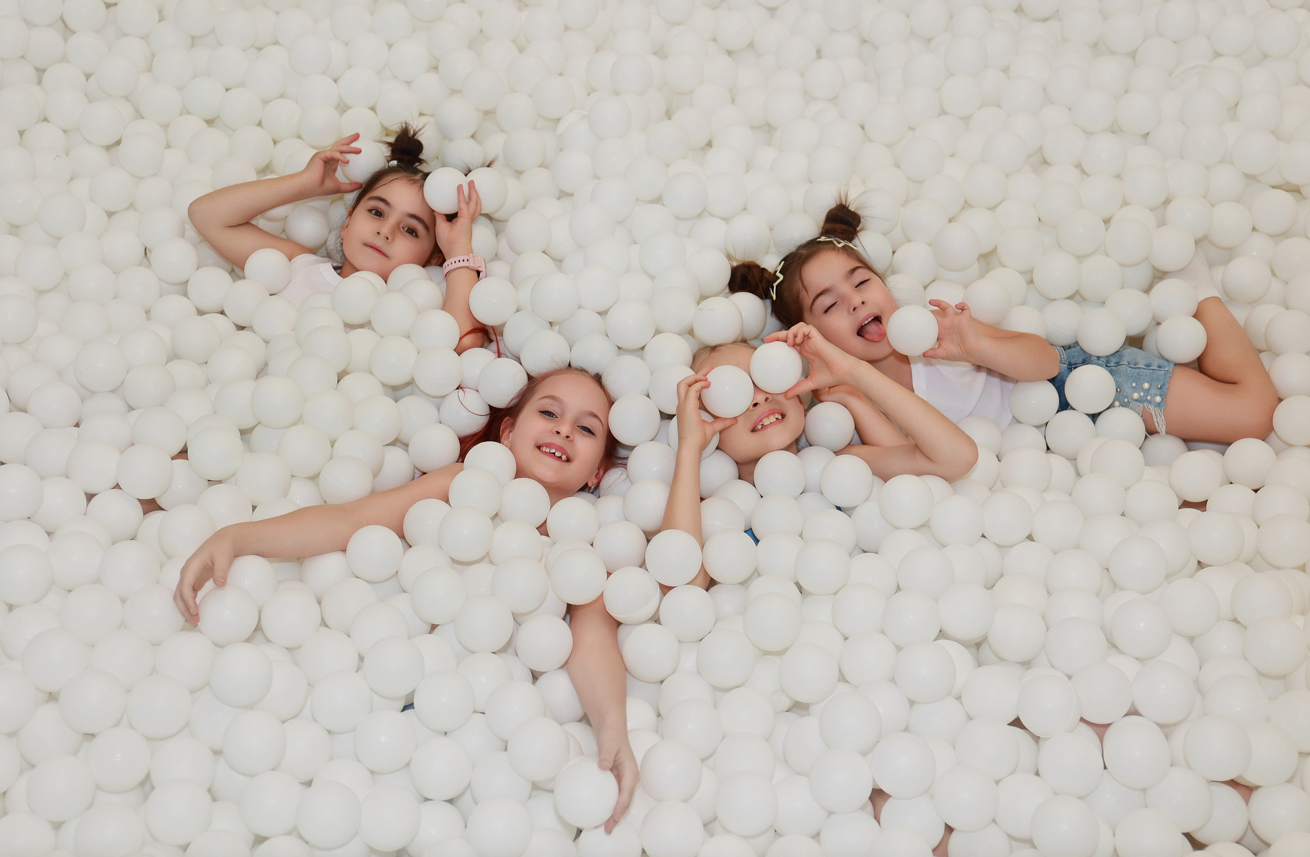 Сухой бассейн «Облака». Детский семейный фотограф Краснодар