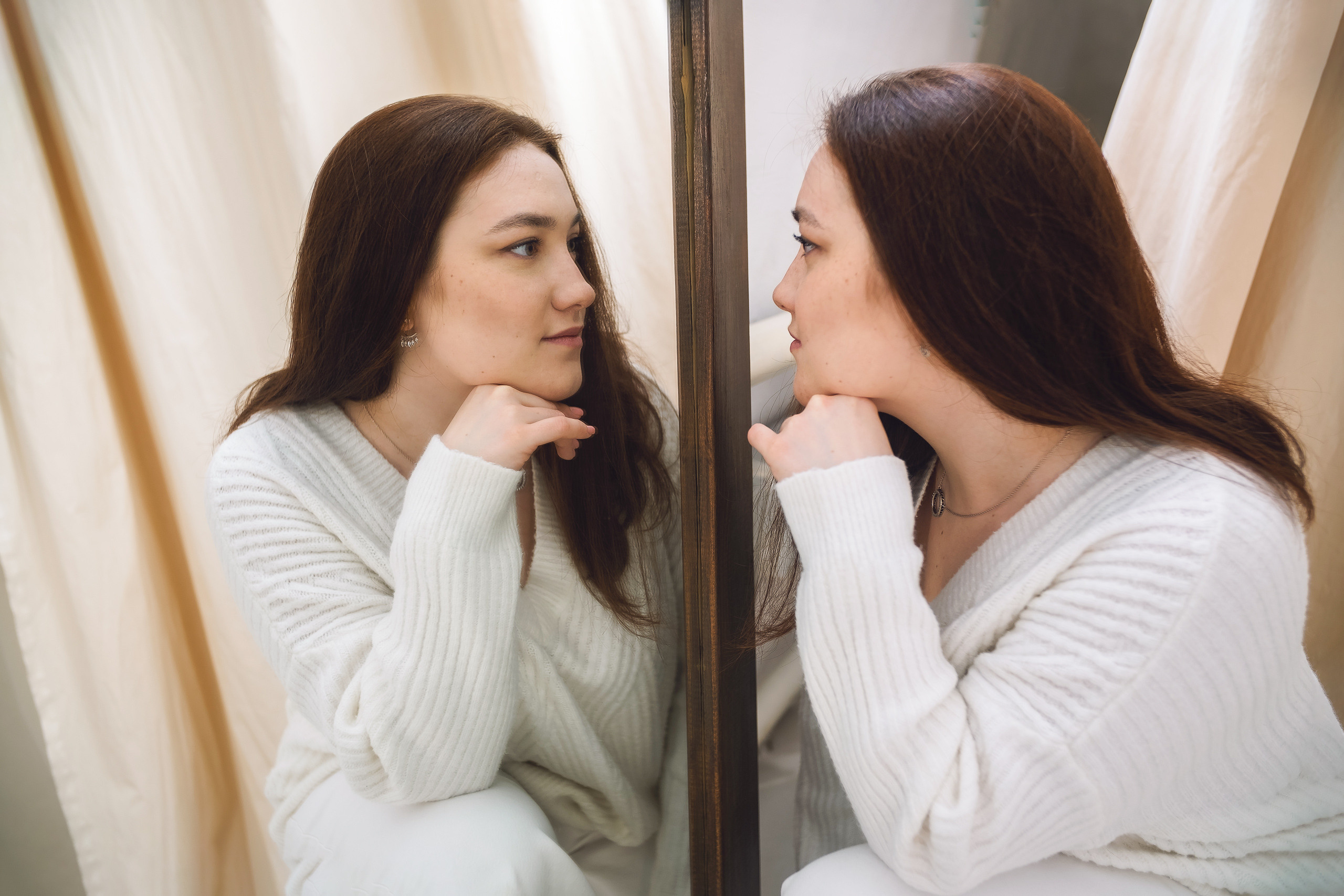 Портретный фотограф Москва Казань Акушко Ольга.  фотосессия девушка в нюдовом костюме в студии