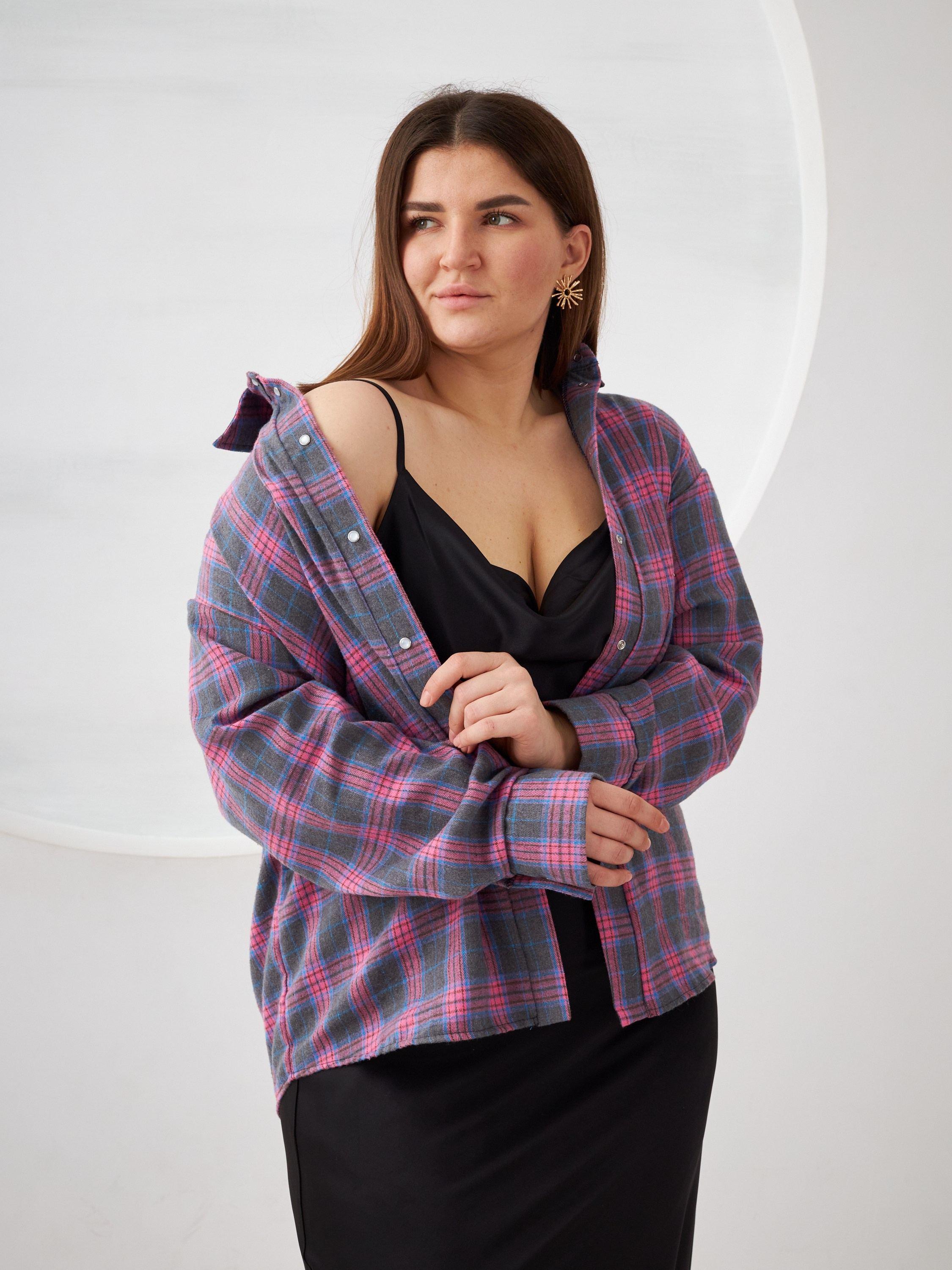 Фотосъемка рубашек Екатеринбург Wildberries ВБ Ozon Озон фотосессия одежды Екб заказать цена фотосъемка товара WB блузки карточки товара. Фотограф Екатеринбург Анастасия Жерновская | Маркетплейсы и нейрофото