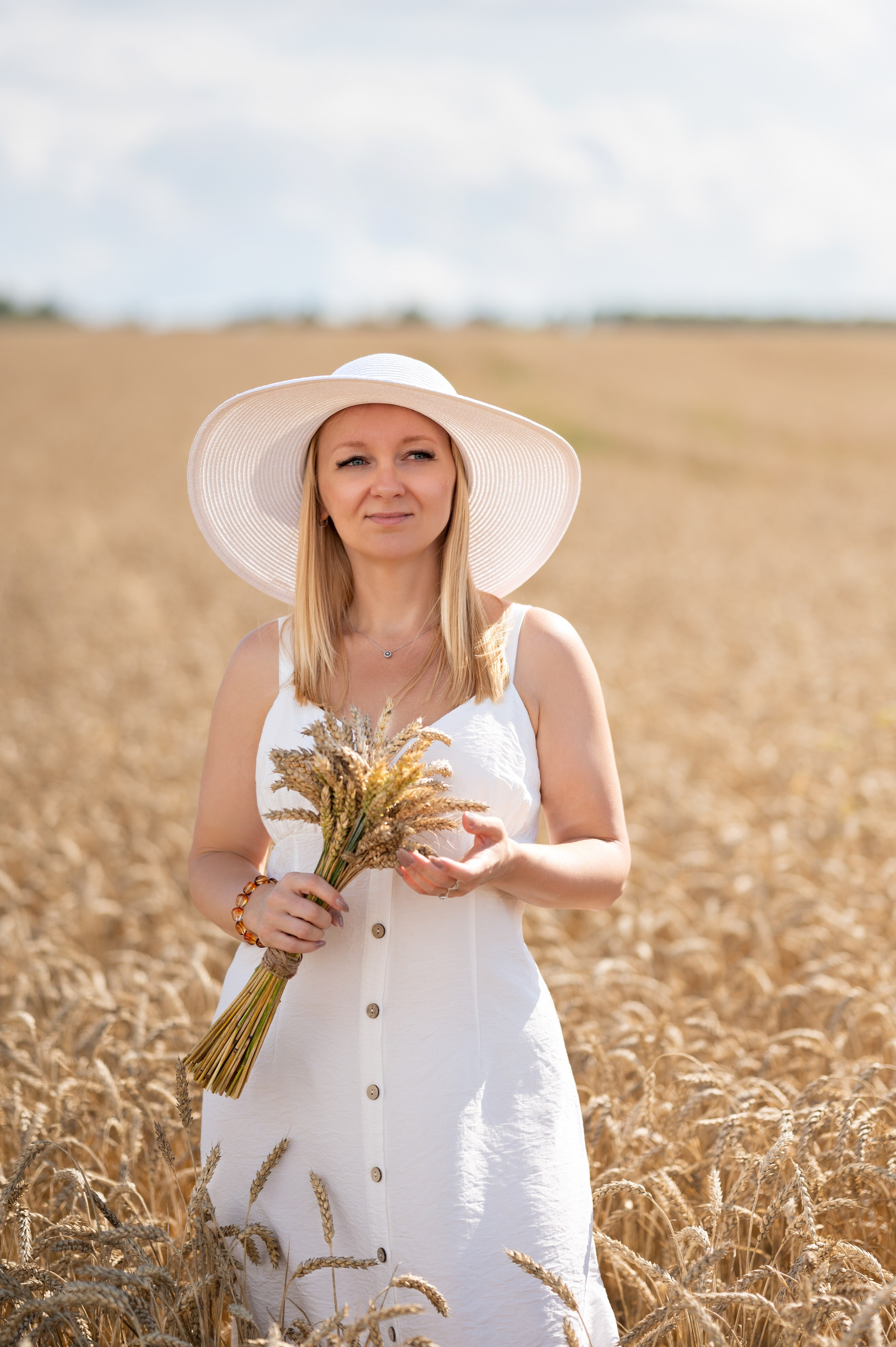 фотосессия в пшеничном поле 