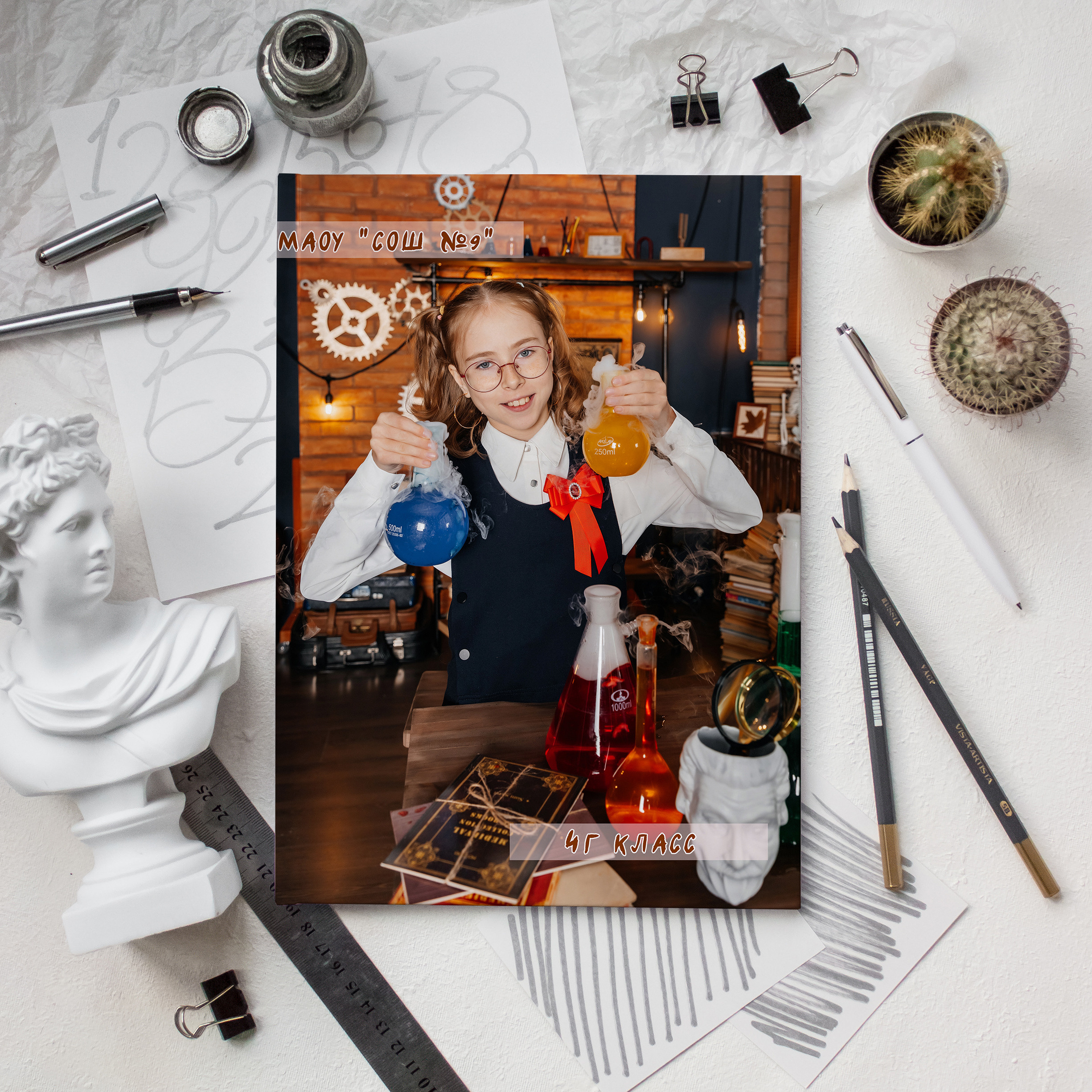 Фотоальбом. Дизайн "Свободный" 20*30. Альбом  отпечатан на цифровом оборудовании HP Indigo 20000 . Твердая фотообложка, ламинированная поверхность, плотные листы. Разворот 180°.