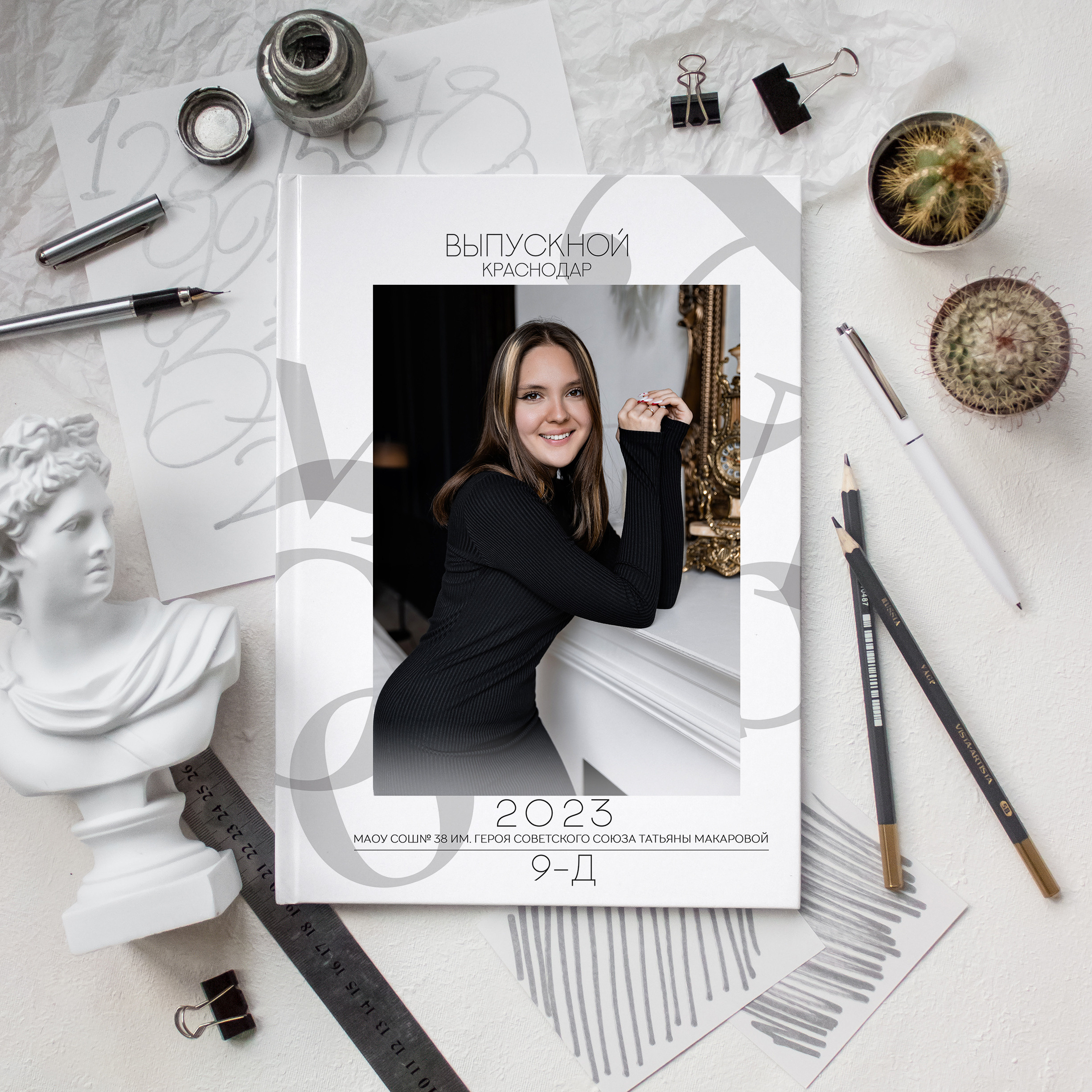 Фотоальбом. Дизайн "Белый" 20*30. Альбом  отпечатан на цифровом оборудовании HP Indigo 20000 . Твердая фотообложка, ламинированная поверхность, плотные листы. Разворот 180°.