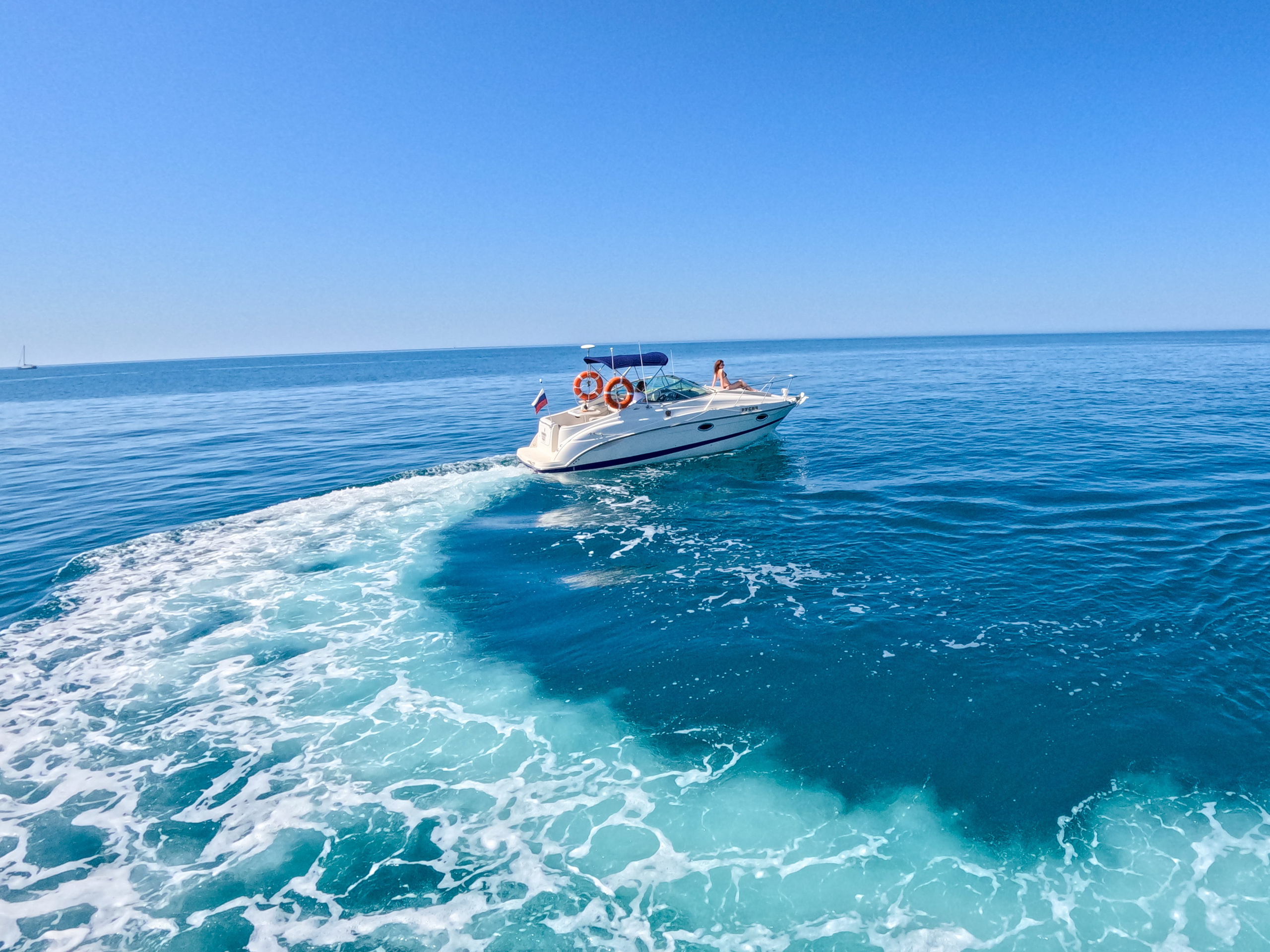 ЭКОНОМ КАТЕРА В СОЧИ. Аренда Яхт в Сочи от Эконом до Премиум Класса