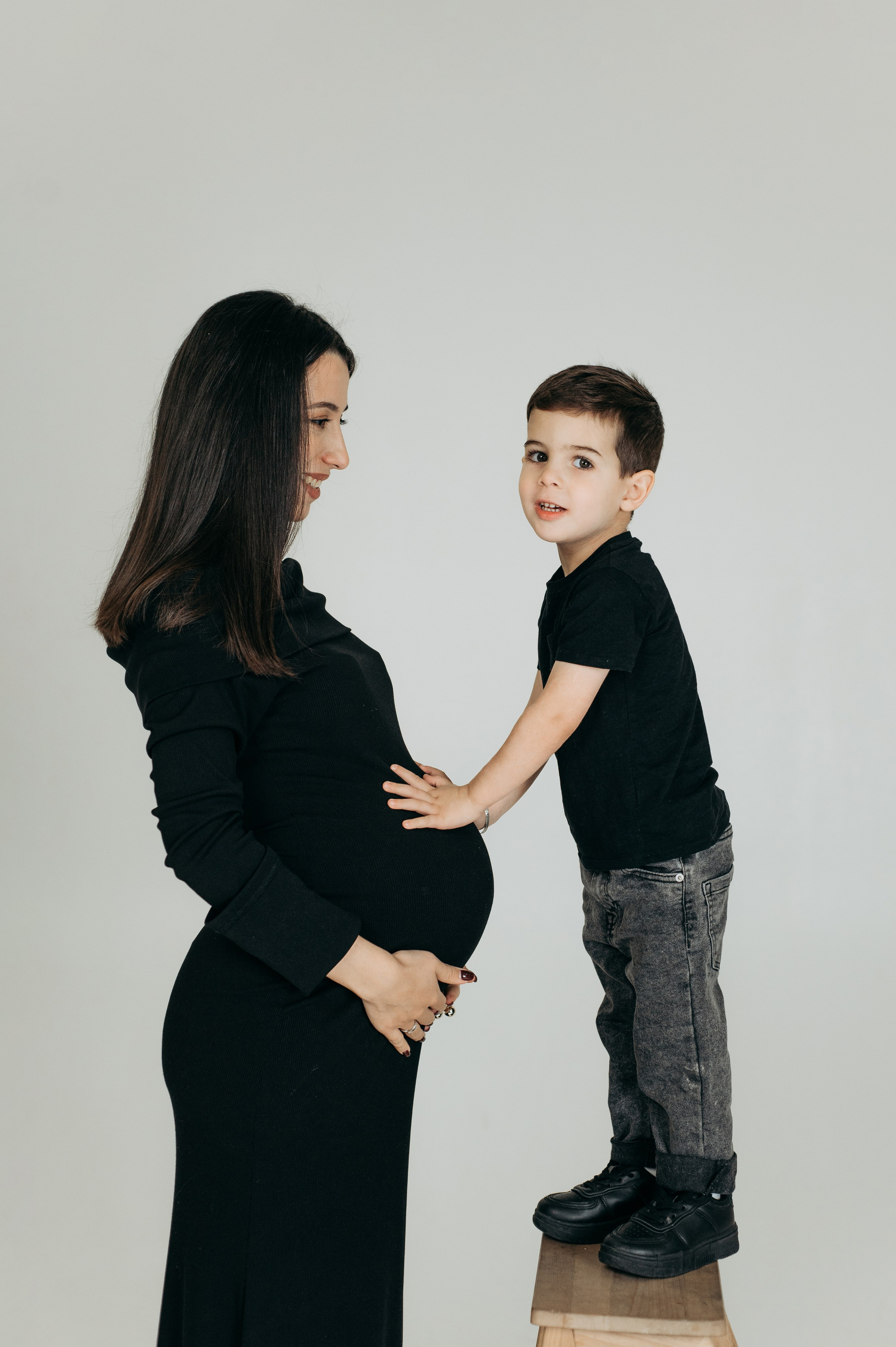 Семейная фотосессия на циклораме. Семейный и свадебный фотограф в Санкт-Петербурге Юлия Мельникова