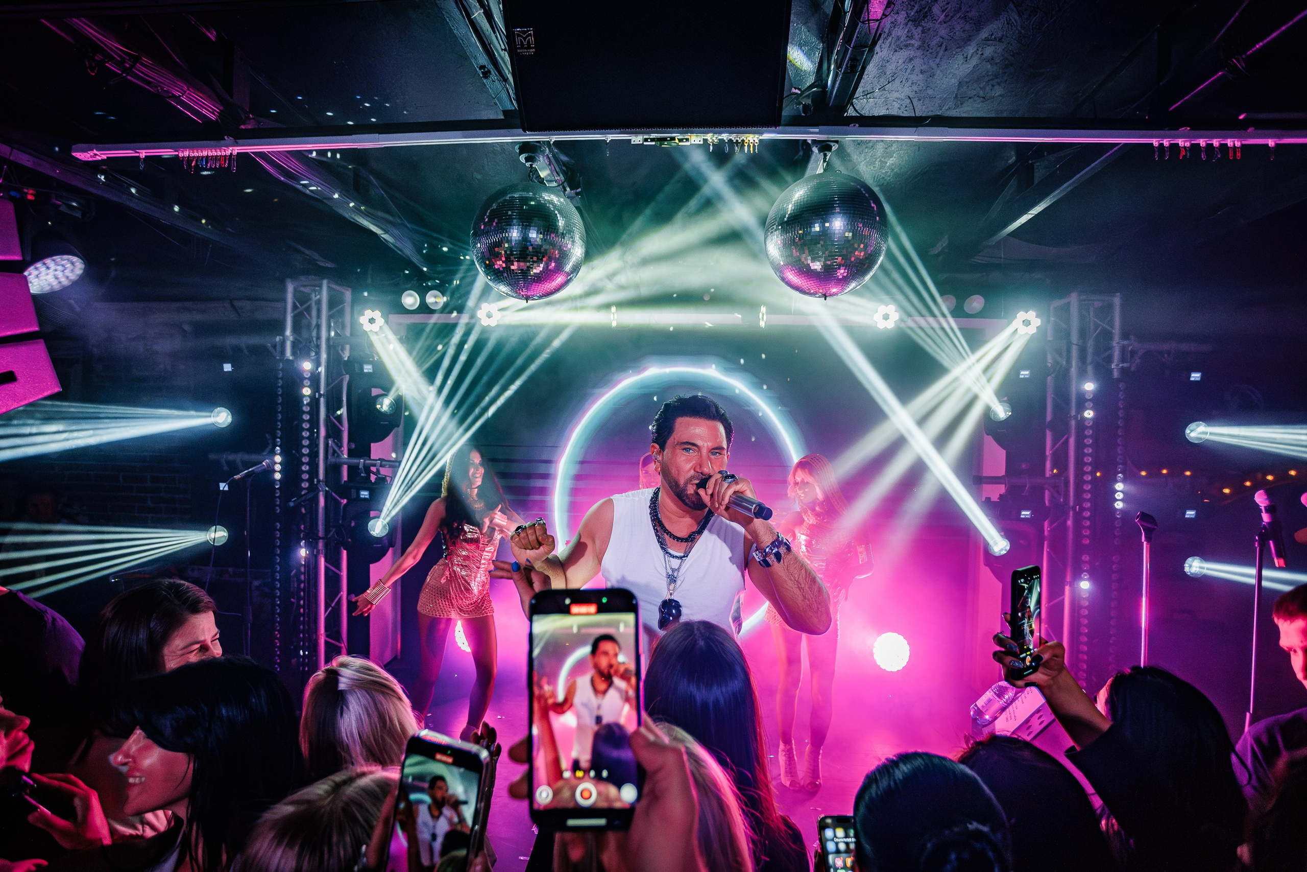 «АВРААМ РУССО"_Чайка на пляже_Ялта_21.06.2025. Аминов Руслан | Фотограф