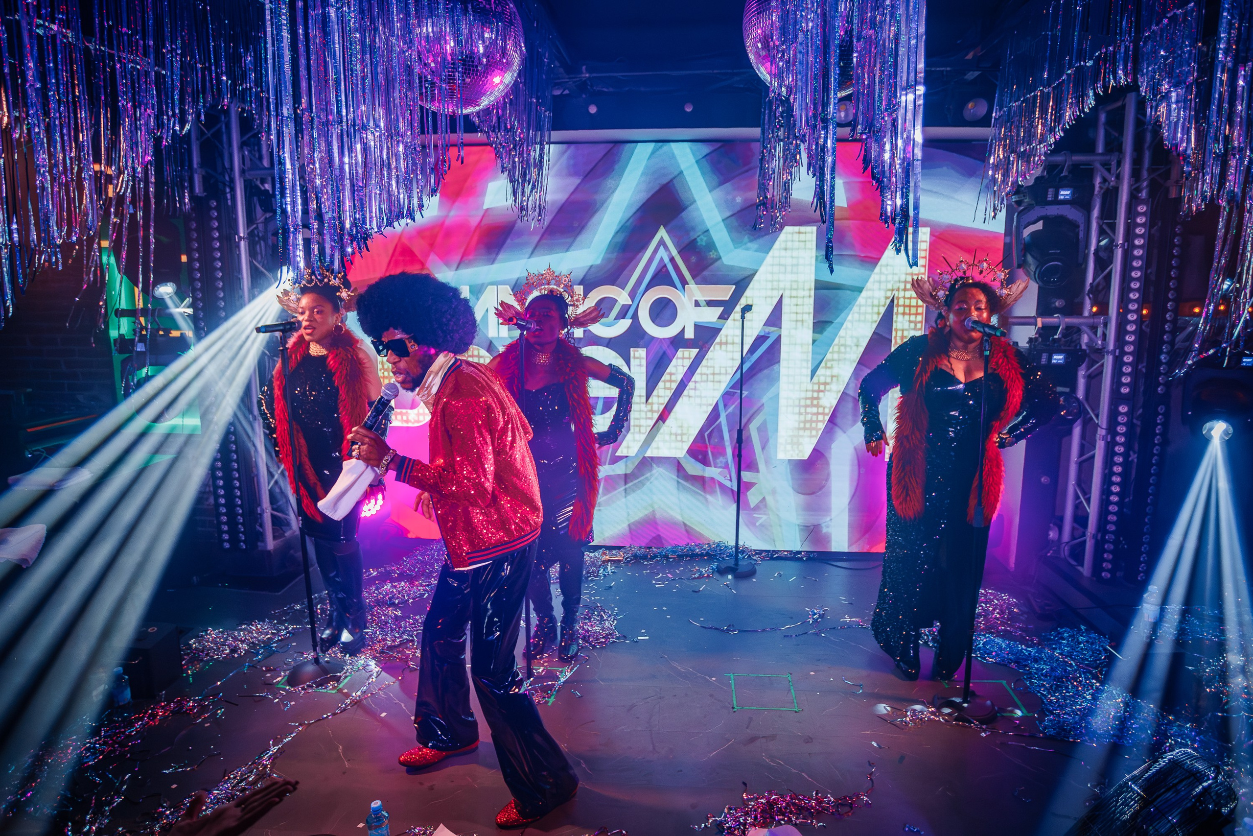 «Magic of BONEY`M «_Чайка на пляже_Ялта_06.12.2025 г. Аминов Руслан | Фотограф