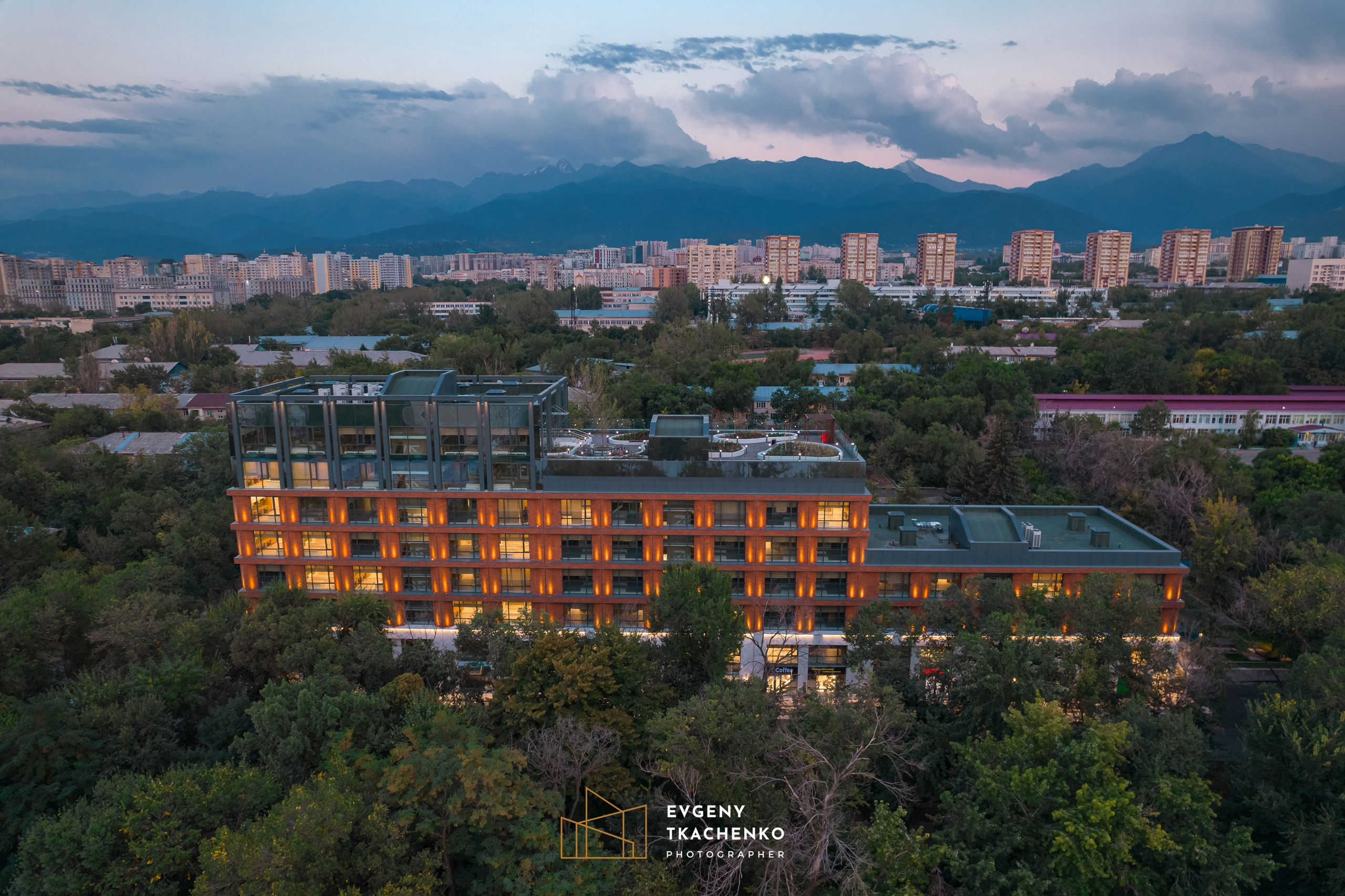 Общежитие университета NarXoz в Алматы. Архитектурный и интерьерный фотограф в Казахстане